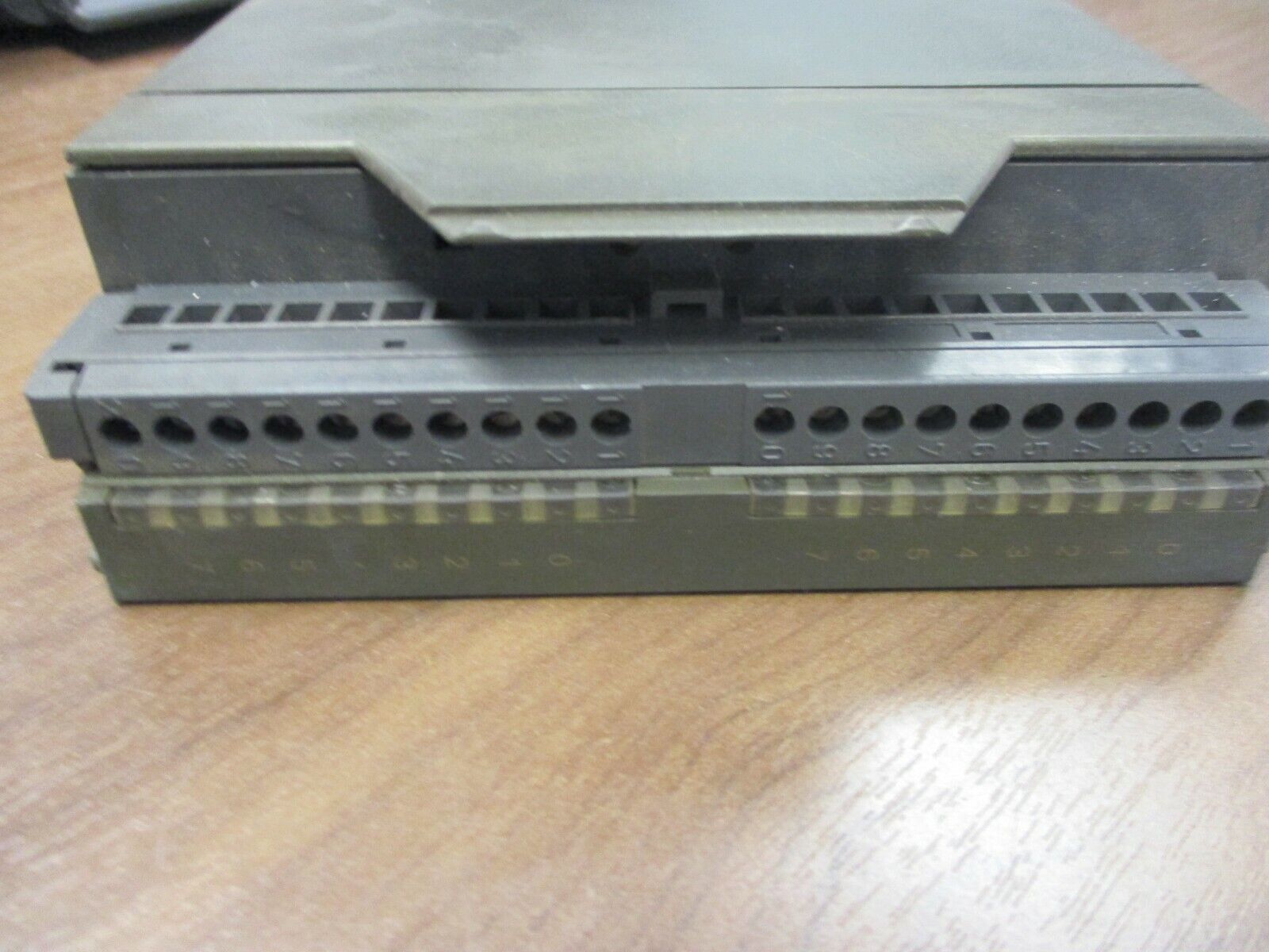 Siemens Simatic S7 Digital Ouput Module 6ES7 322-1BH01-0AA0, 24VDC, 0.5A, Used