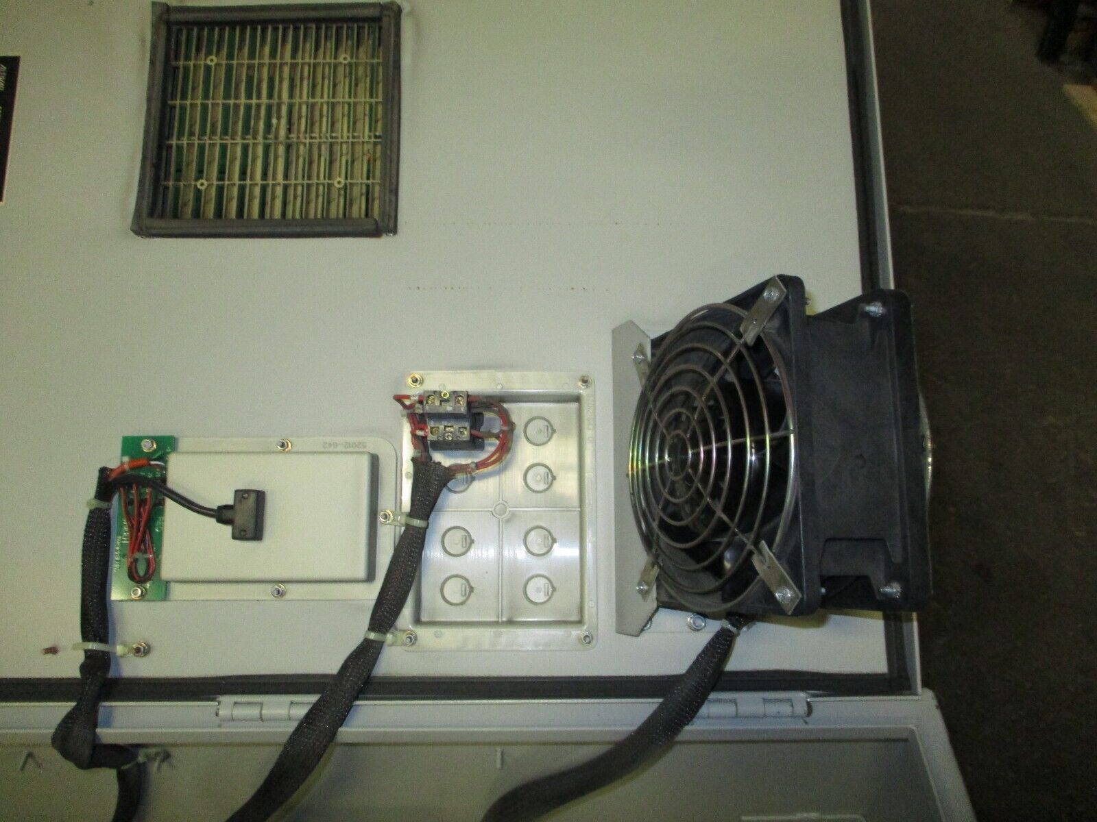 Square D Altivar AC Drive 8839 ATV66D16M2 Ser. A 15HP 3Ph Type 1 Enclosure Used