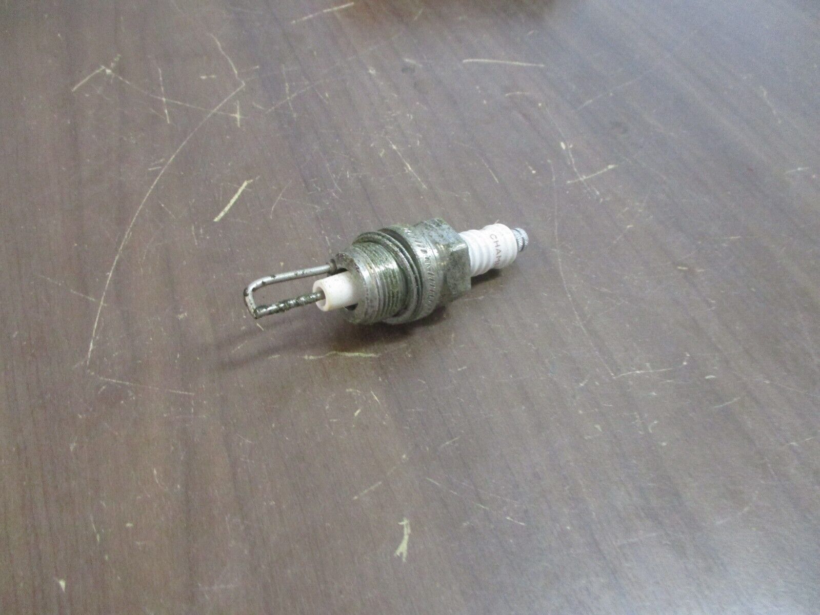 Champion Spark Plug 562 W95D New Surplus