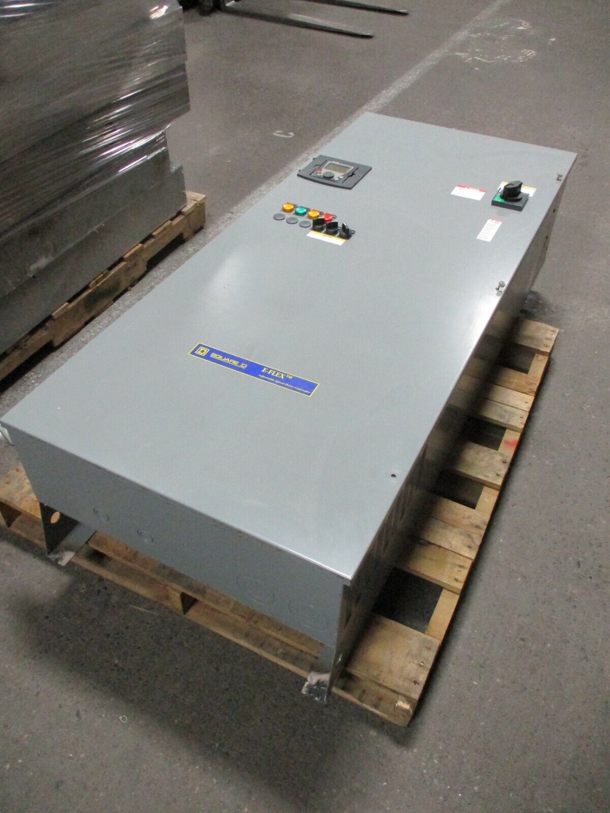 Square D E-Flex Altivar AC Drive 8839 EFDQG4VY ATV61HD37N4 60HP 3Ph 460V Used