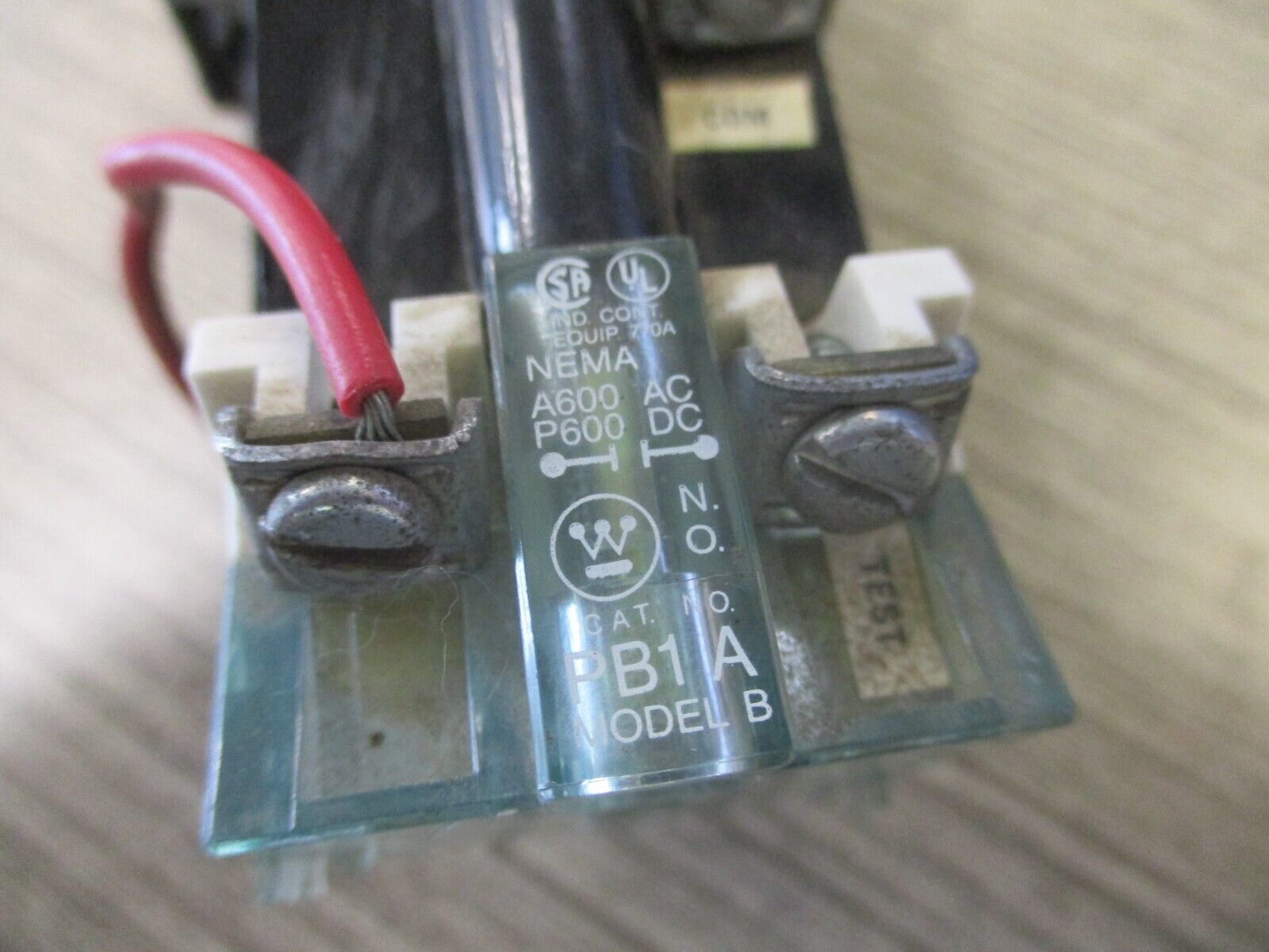 Westinghouse Illuminated Push Button PB1T3P 480V 50/60HZ Green Used.