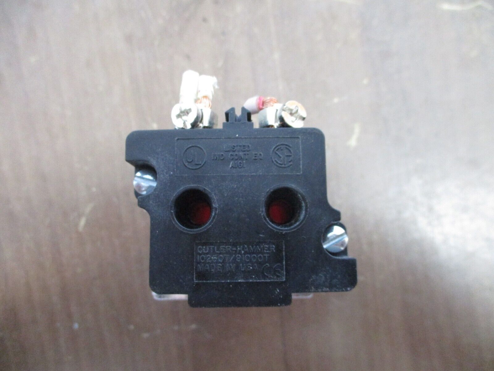 Cutler-Hammer Indicator Light 10250T / 91000T Red Used