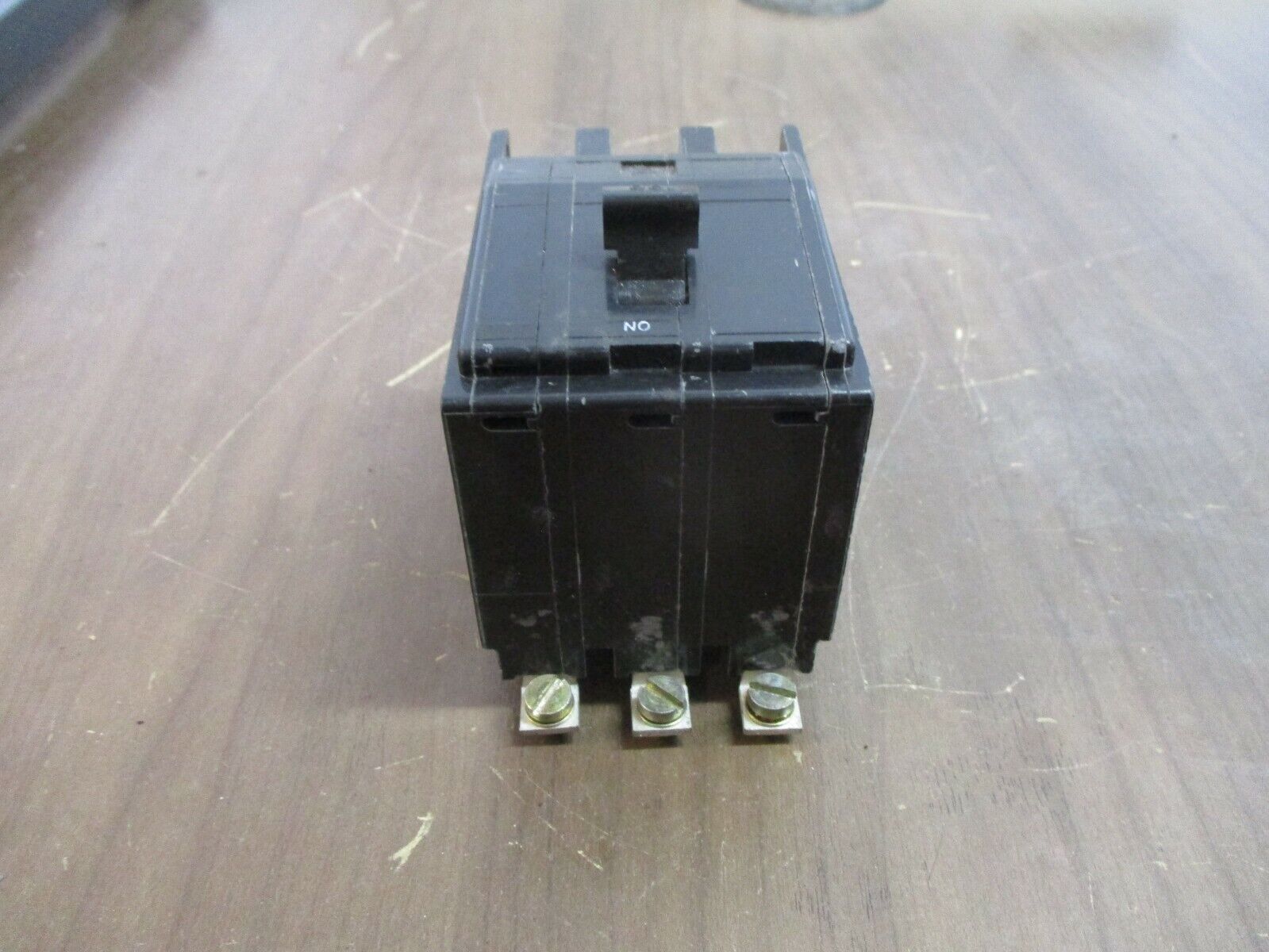 Square D Bolt-On Circuit Breaker QOB3100 100A 240V 3P Used