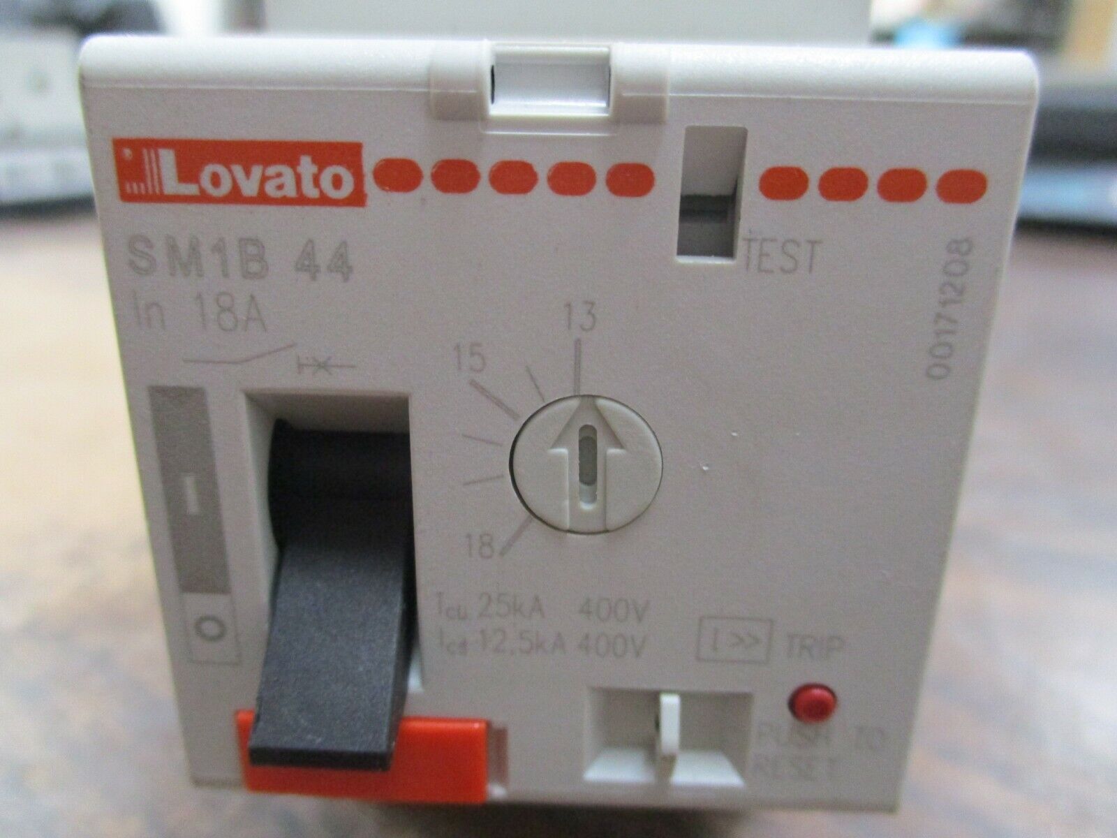 Lovato Manual Starter SM1B 44 Trip: 13-18A 600V Used