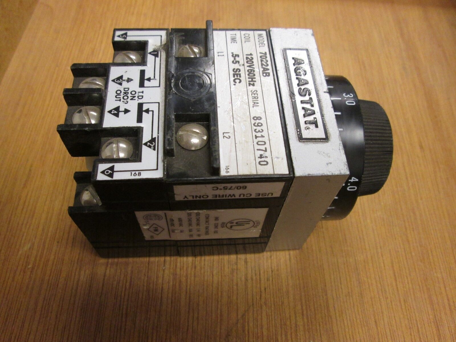 Agastat Timer 7022AB 120 V .5-5 Sec 60 Hz missing base Used