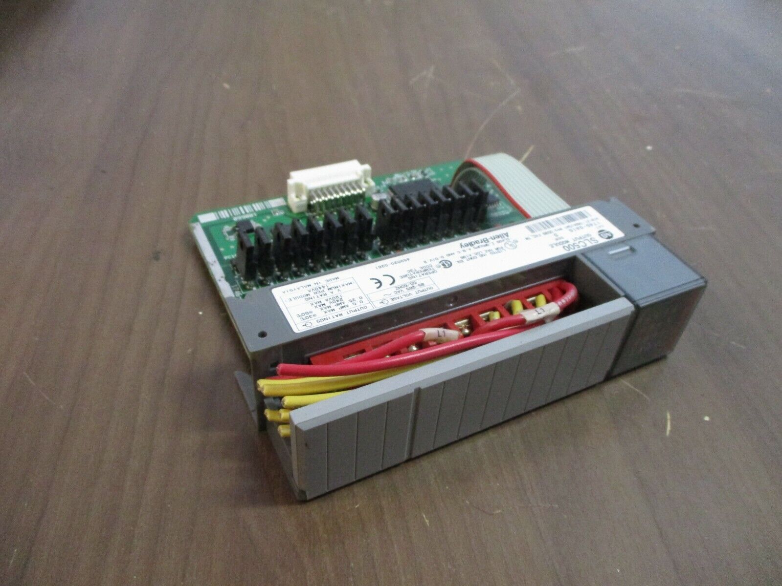 Allen-Bradley SLC 500 Output Module 1746-OA16 Ser. D 85-265VAC 50/60Hz Used