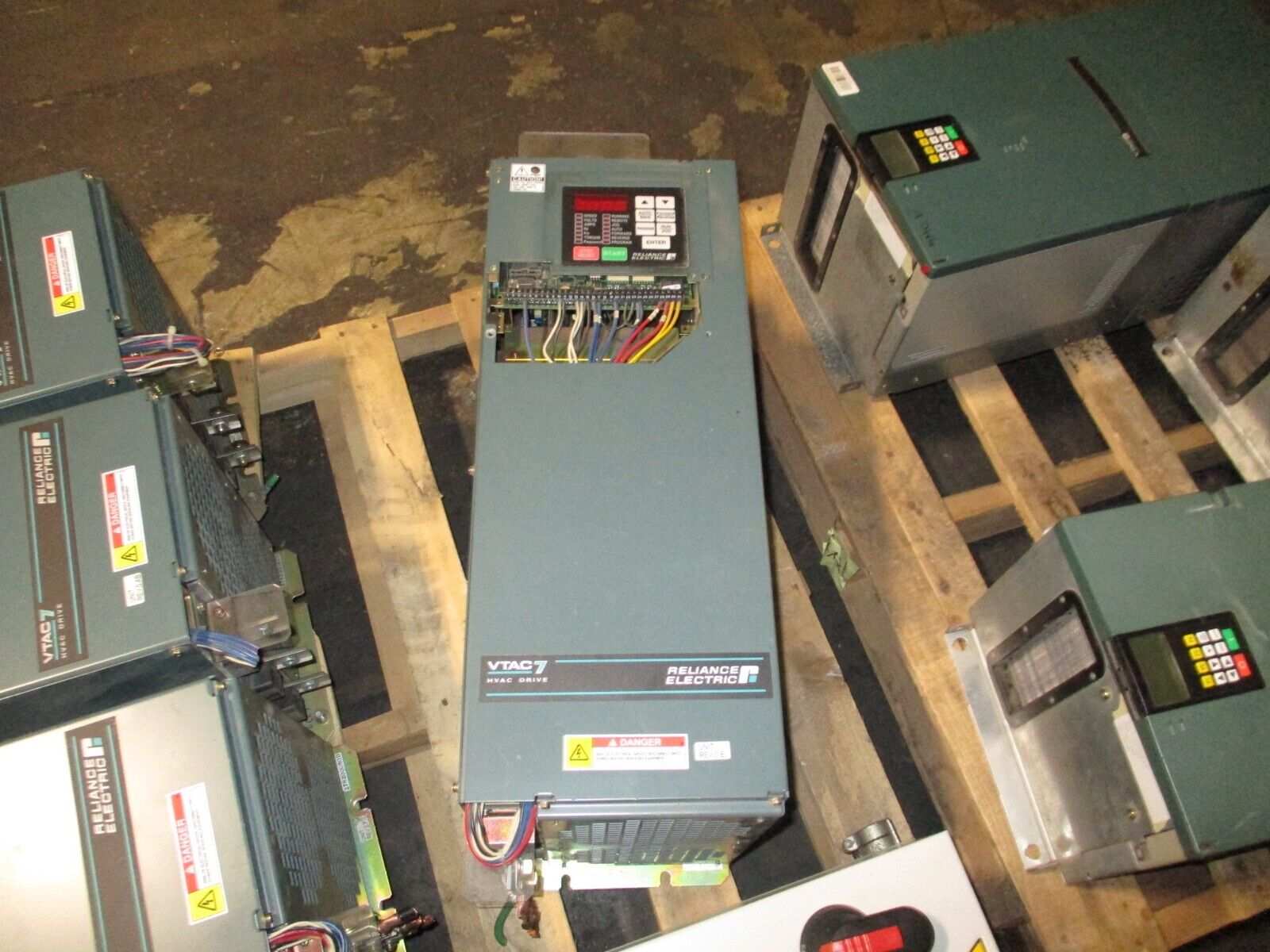 Reliance Electric VTAC7 GV3000/SE AC Drive 75V4060 75HP 3Ph Used