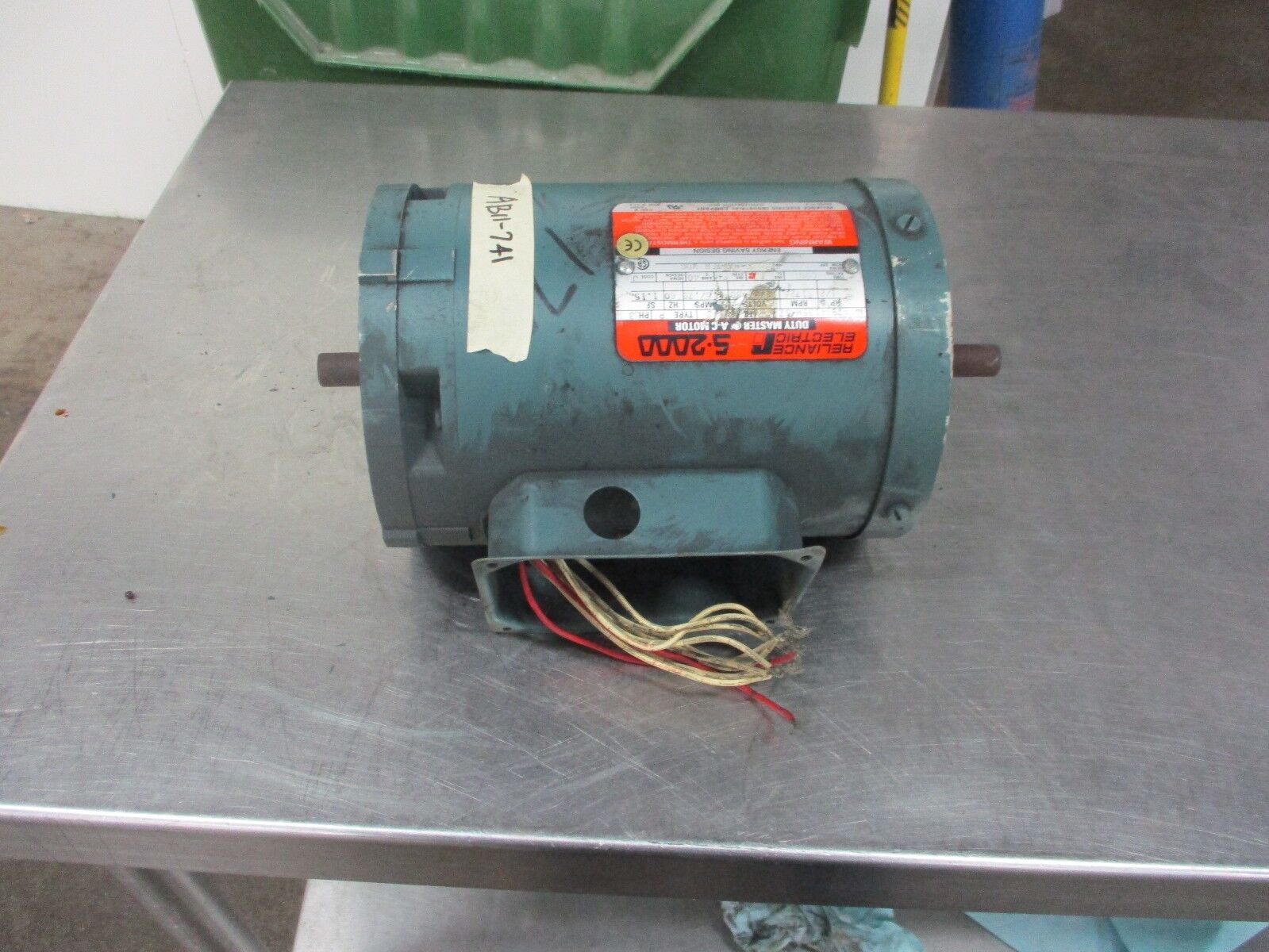 Reliance Duty Master AC Motor B79B4135M-SZ 1/2HP 1800RPM FR: FB56C 230/460V Used