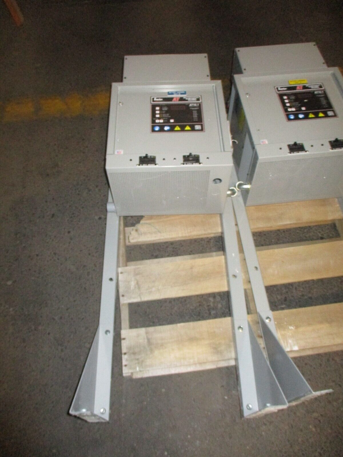 EnerSys Series AT10.1 Battery Charger / Rectifier AT10130025E208SAUXXXXXXX Used