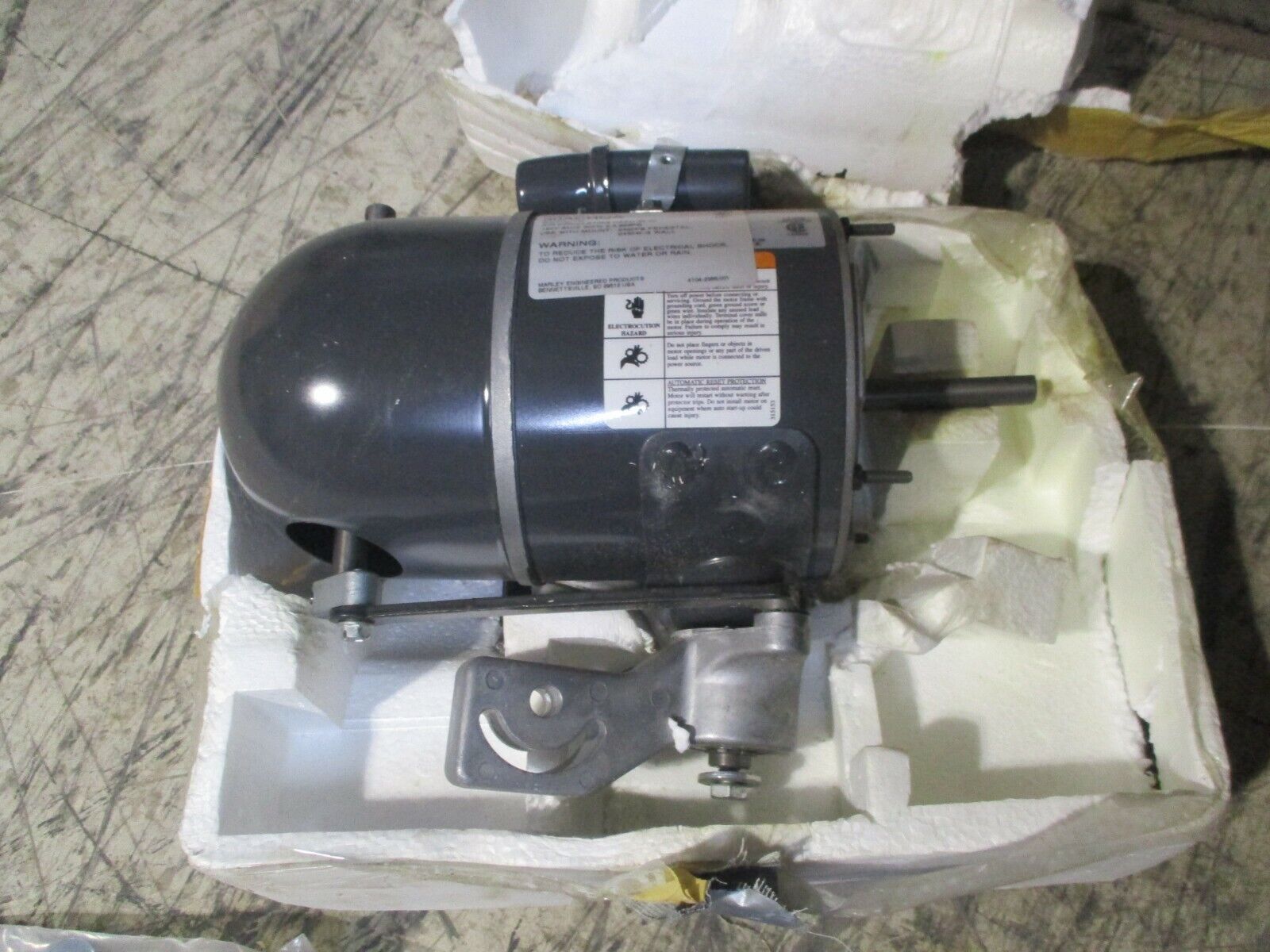 Marley Industrial Oscillating Fan 30ACW-OU 30" Wall Mount New Surplus