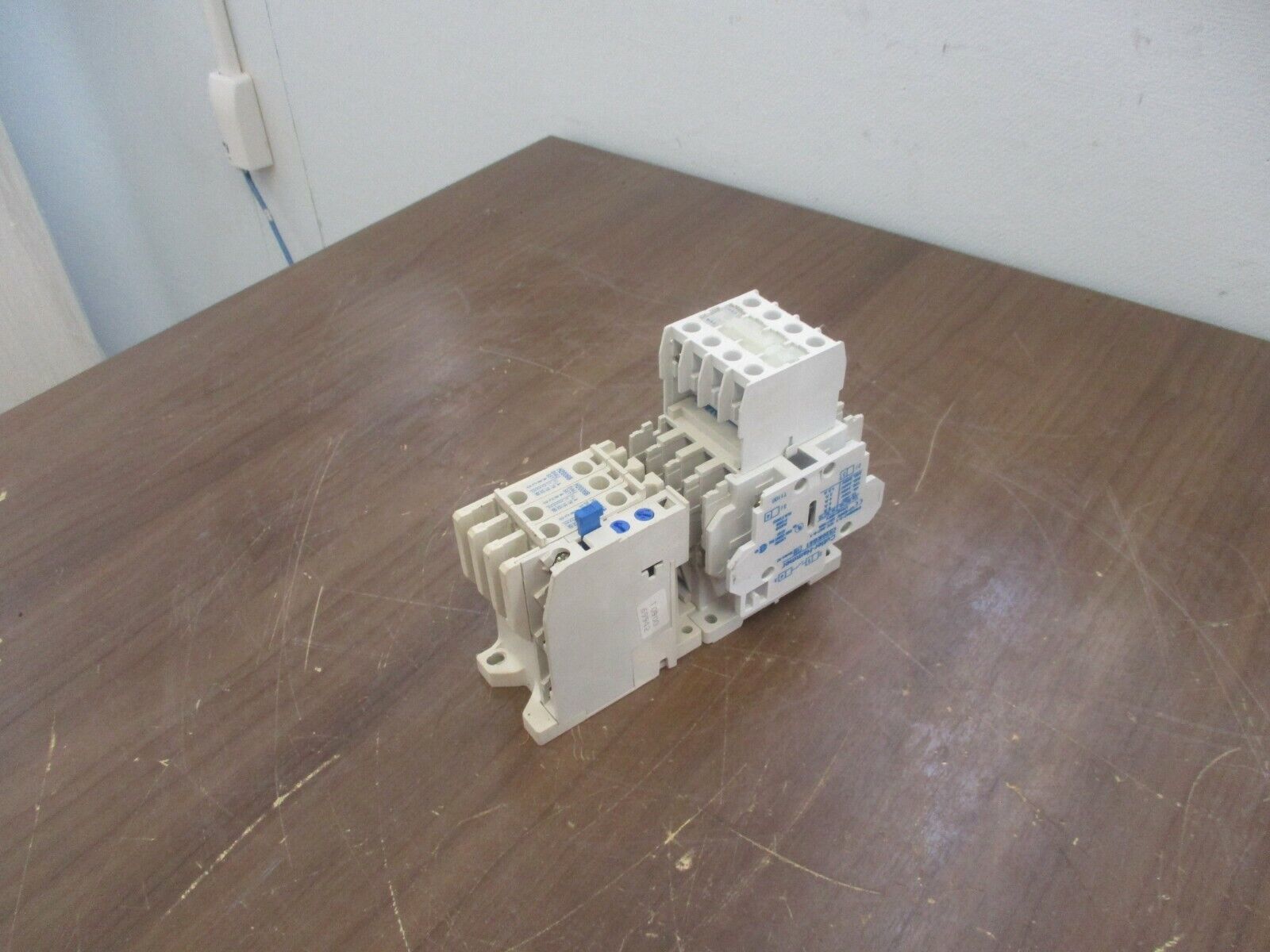 Cutler-Hammer Starter AE16ANS0/C306DN3 120V Coil w/ Aux Contact Block Used