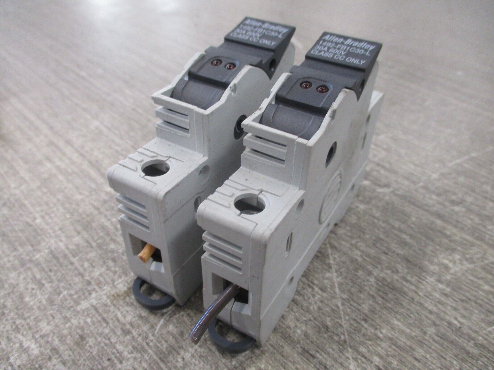 Allen-Bradley Fuse Holder 1492-FB1C30-L 30A 600V 1P *Lot of 2* Used