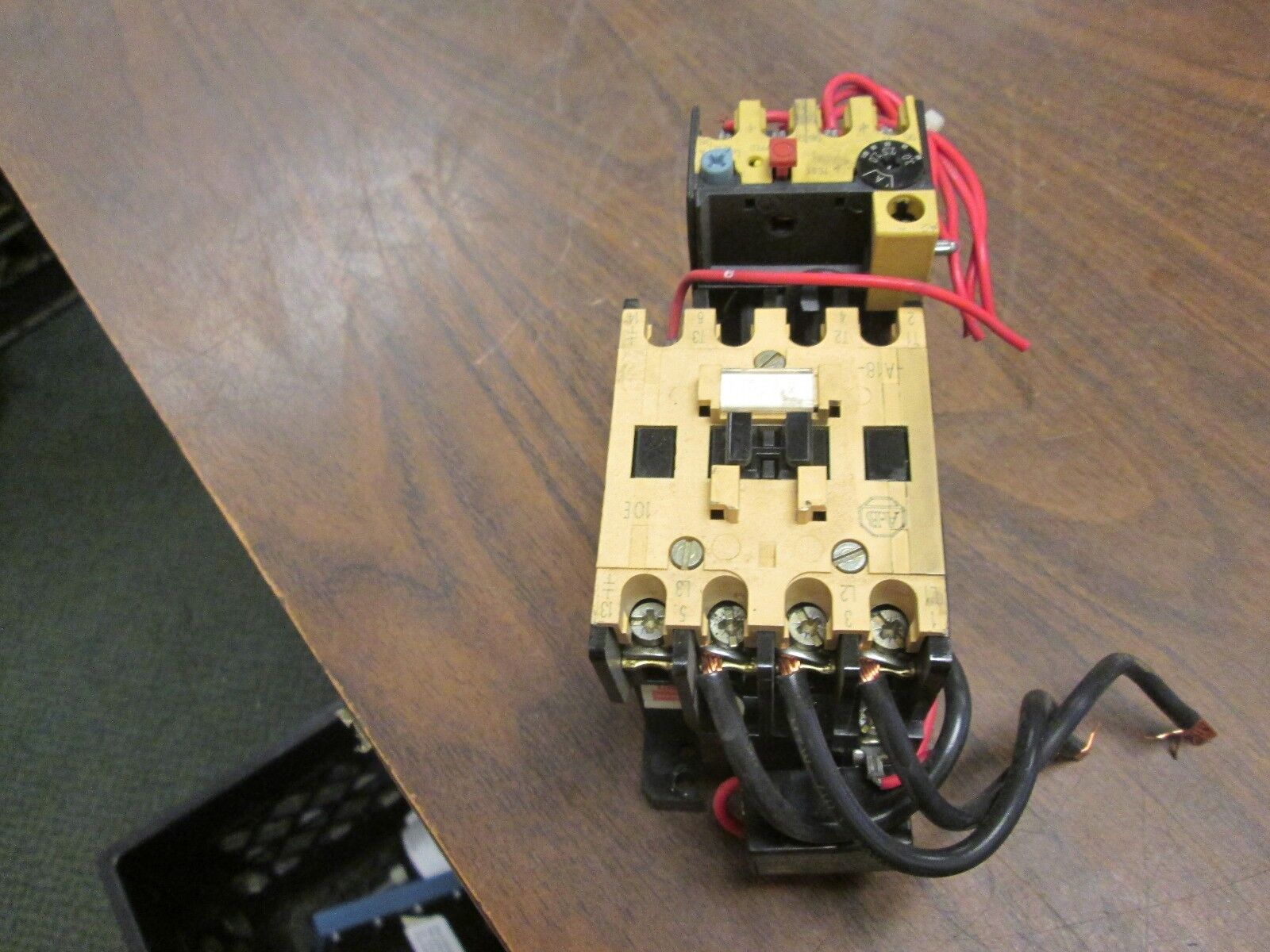 Allen-Bradley Starter 100-A18ND3/193-BSB 30 120V Coil, Range: 2-3A Used