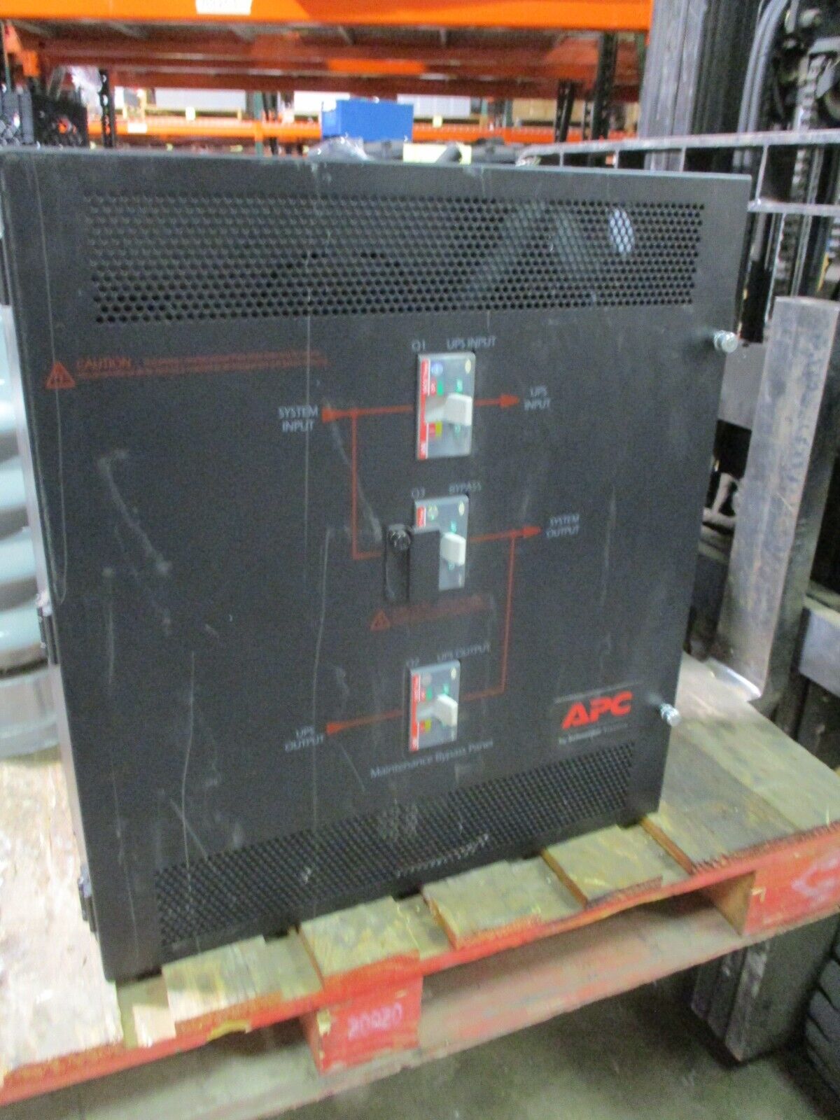 APC Maintenance Bypass Panel SBPSU20K30F-WP 30kVA/24kW 208Y/120V 60Hz 4W+G Used
