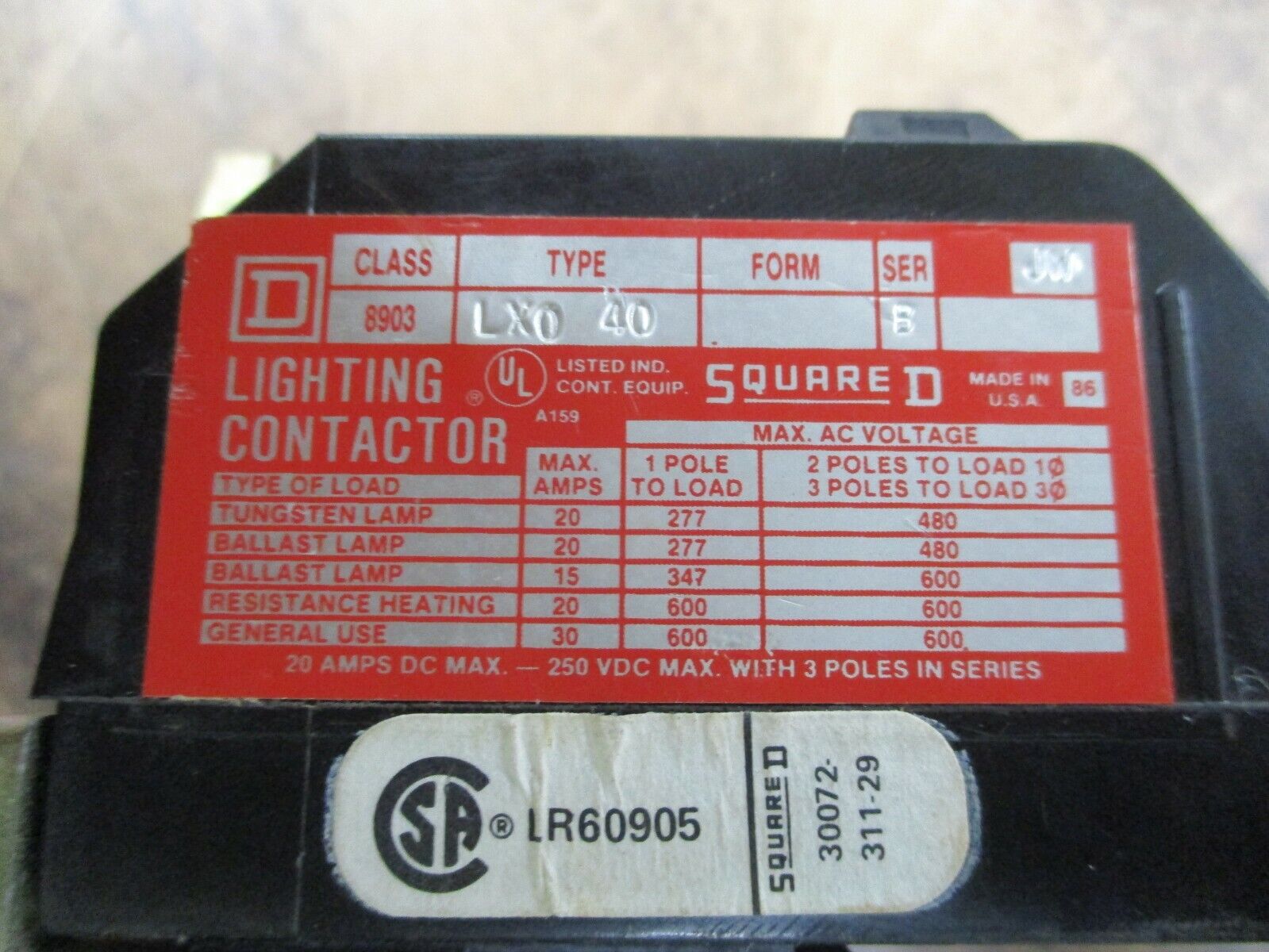 Square D Lighting Contactor 8903 LX0 40 120V Coil 20A 600V *Chipped Insulator*
