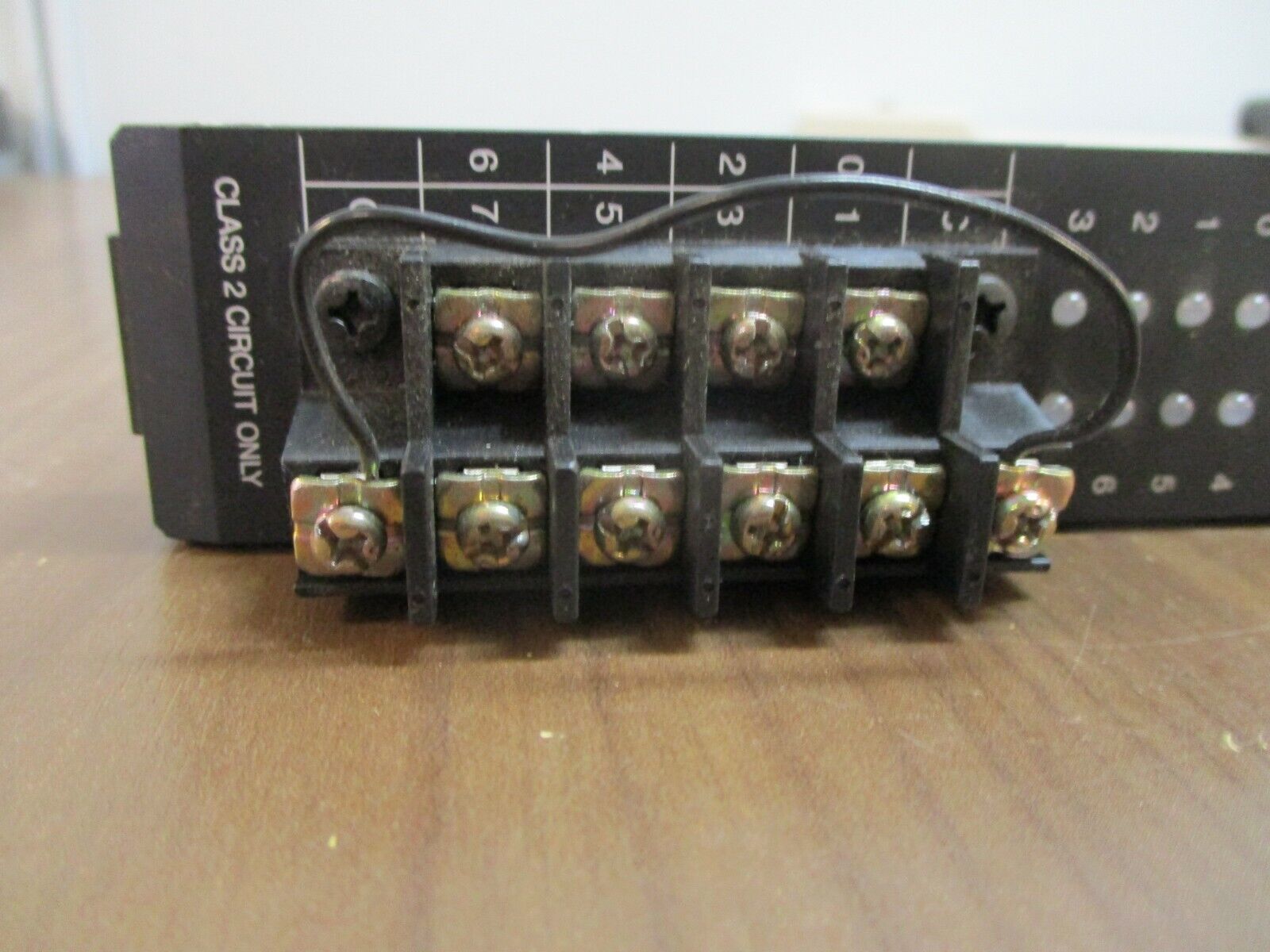 GE Fanuc Output Module IC610MDL151B 24VDC 8-Circuit Used