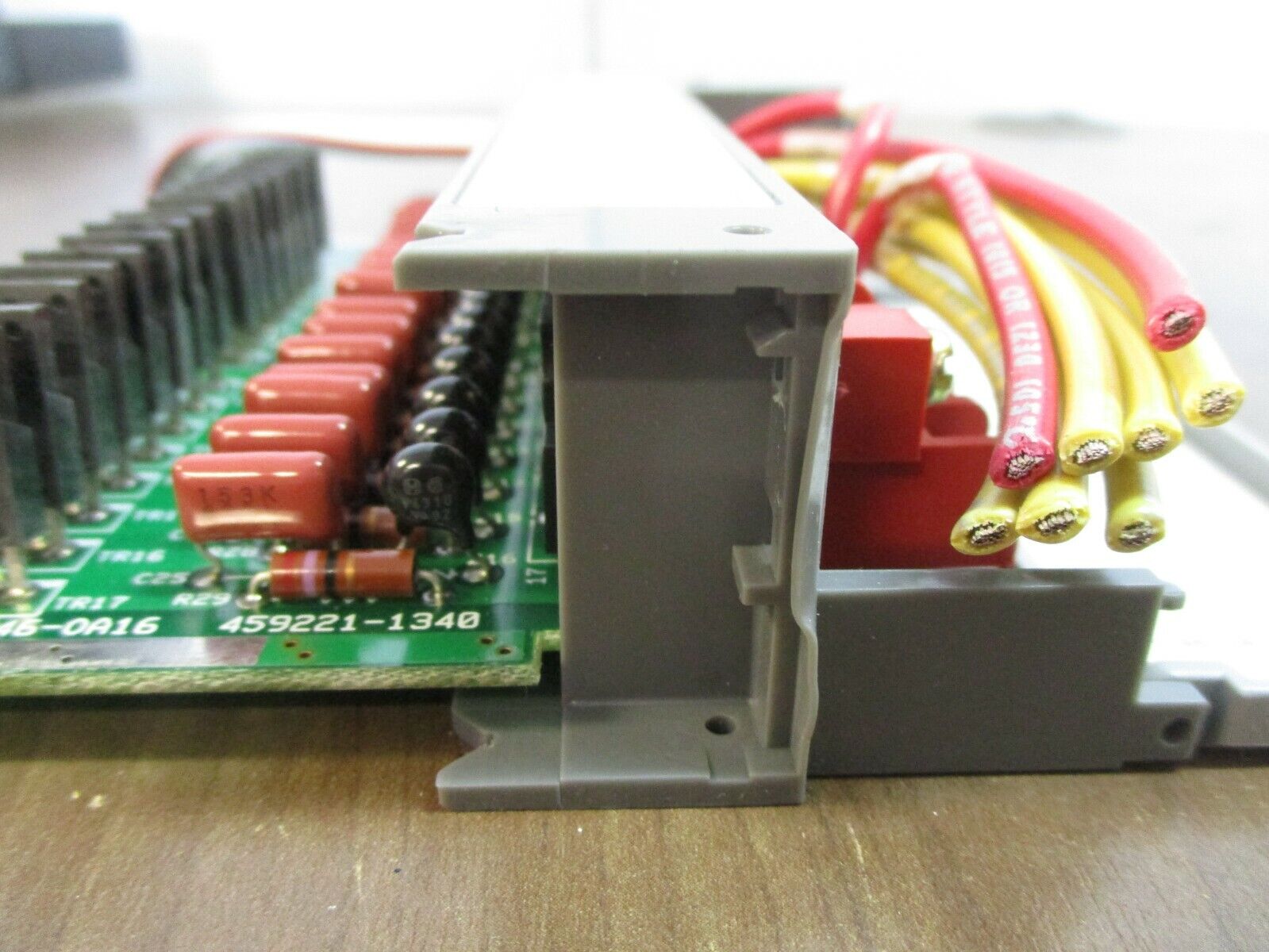 Allen-Bradley SLC 500 Output Module 1746-OA16 Ser. D 85-265VAC 50/60Hz Used