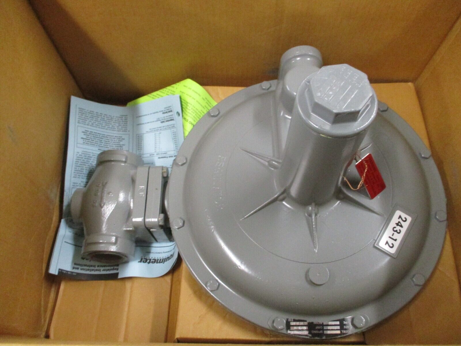 Invensys Regulator 243-12 3/4"-10 orifice 1 1/2" x 1 1/2" Connection New Surplus