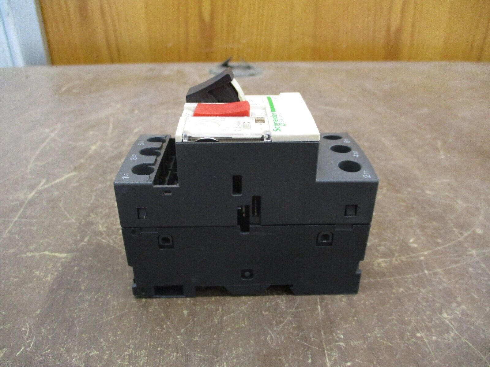 Schneider Electric Manual Starter GV2ME08 Trip: 2.5-4A Used