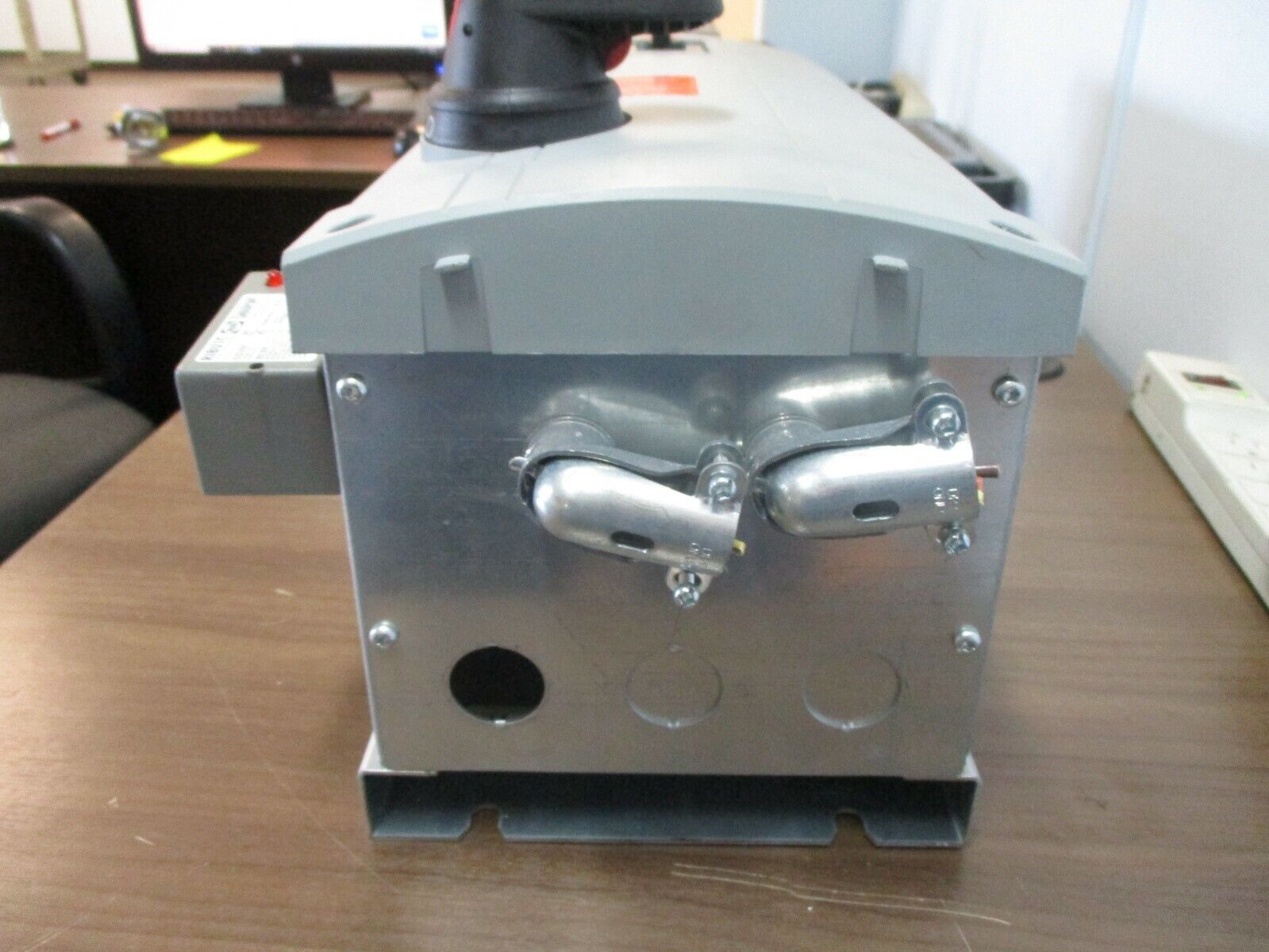 Trane TR200 AC Drive w/ Bypass 131L1000 2HP 3Ph w/ Keypad Used