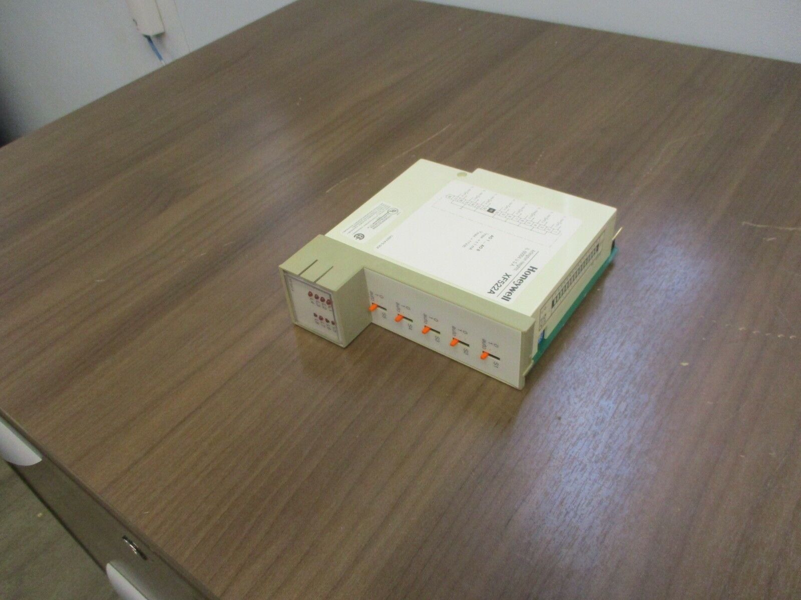 Honeywell Analog Output Module XF522A 1mA 11VDC Used