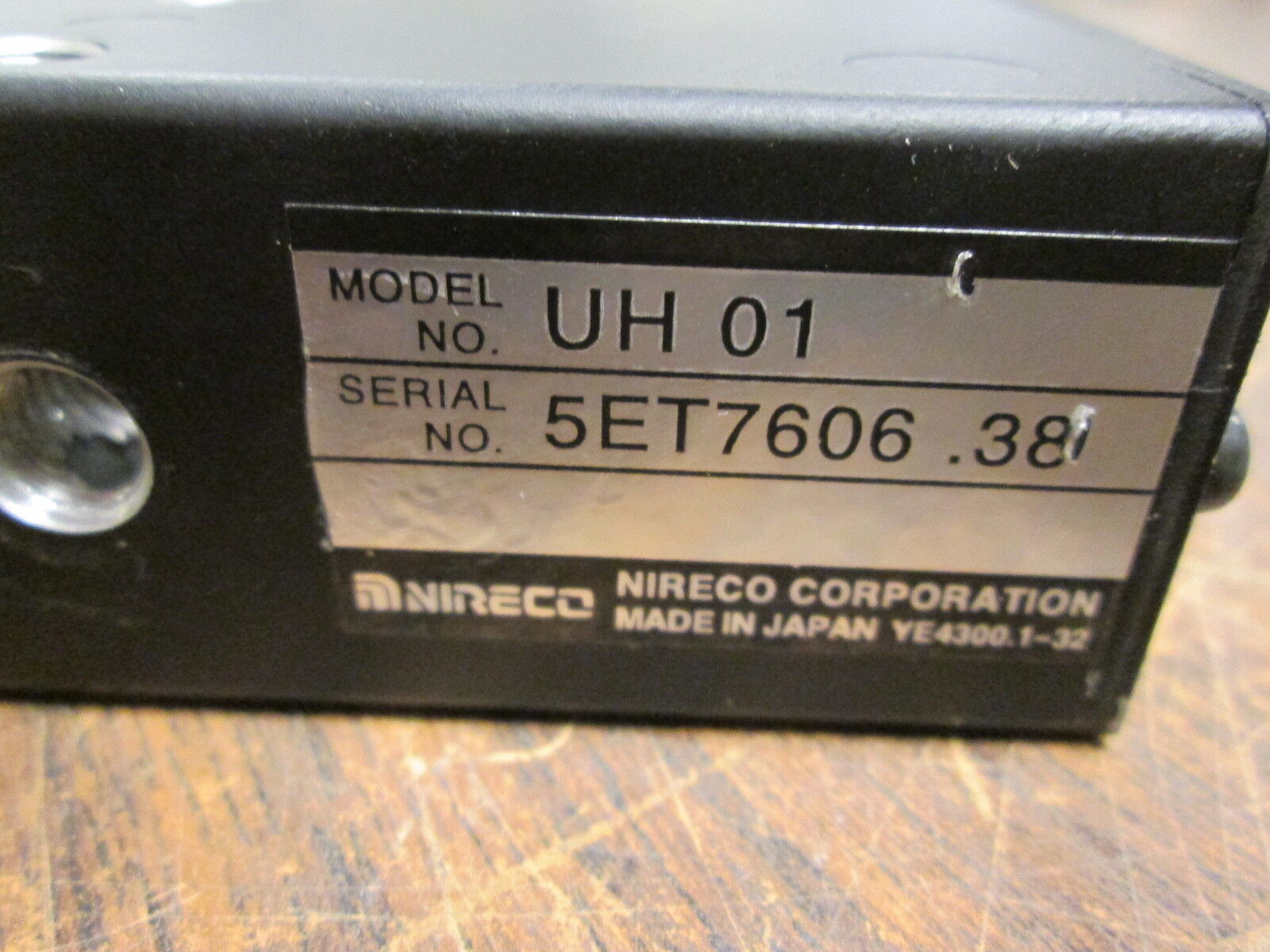 Nireco Liteguide Amplifier w/ Sensor AE120/UH01 100-240VAC 50/60Hz Used