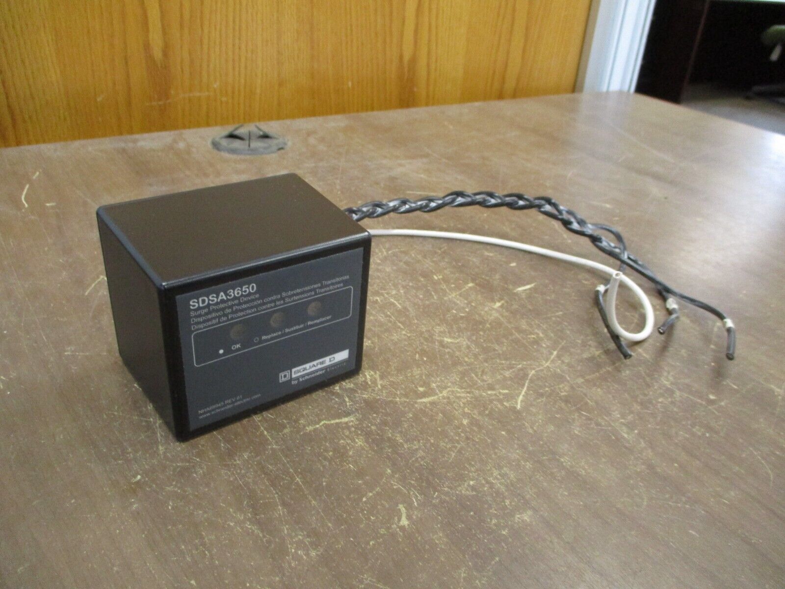 Square D Secondary Surge Arrester SDSA3650 Ser. 003 600Y/347V 50/60Hz Used