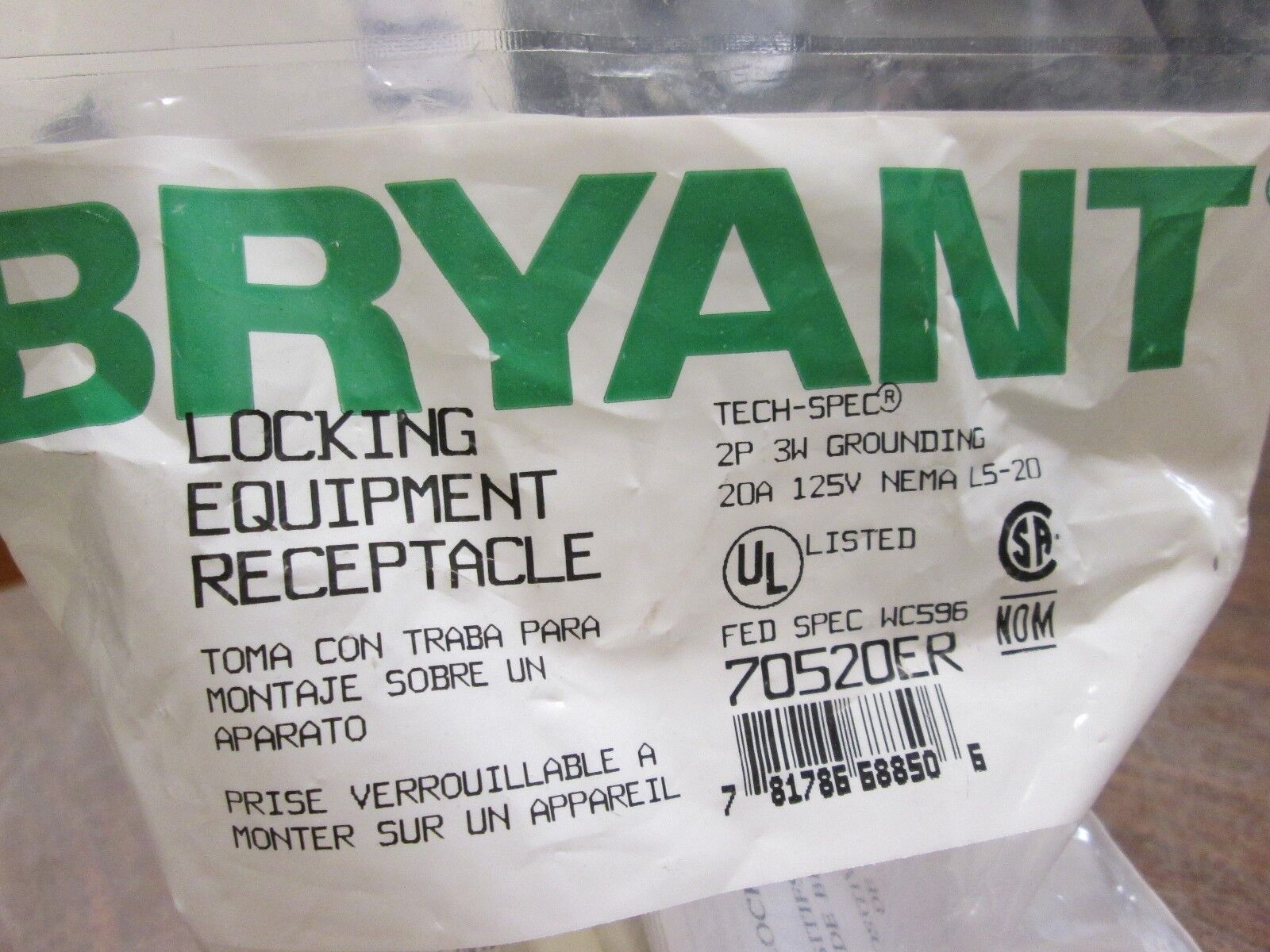 Bryant Locking Equipment Receptacle 70520ER 20A 125V New Surplus