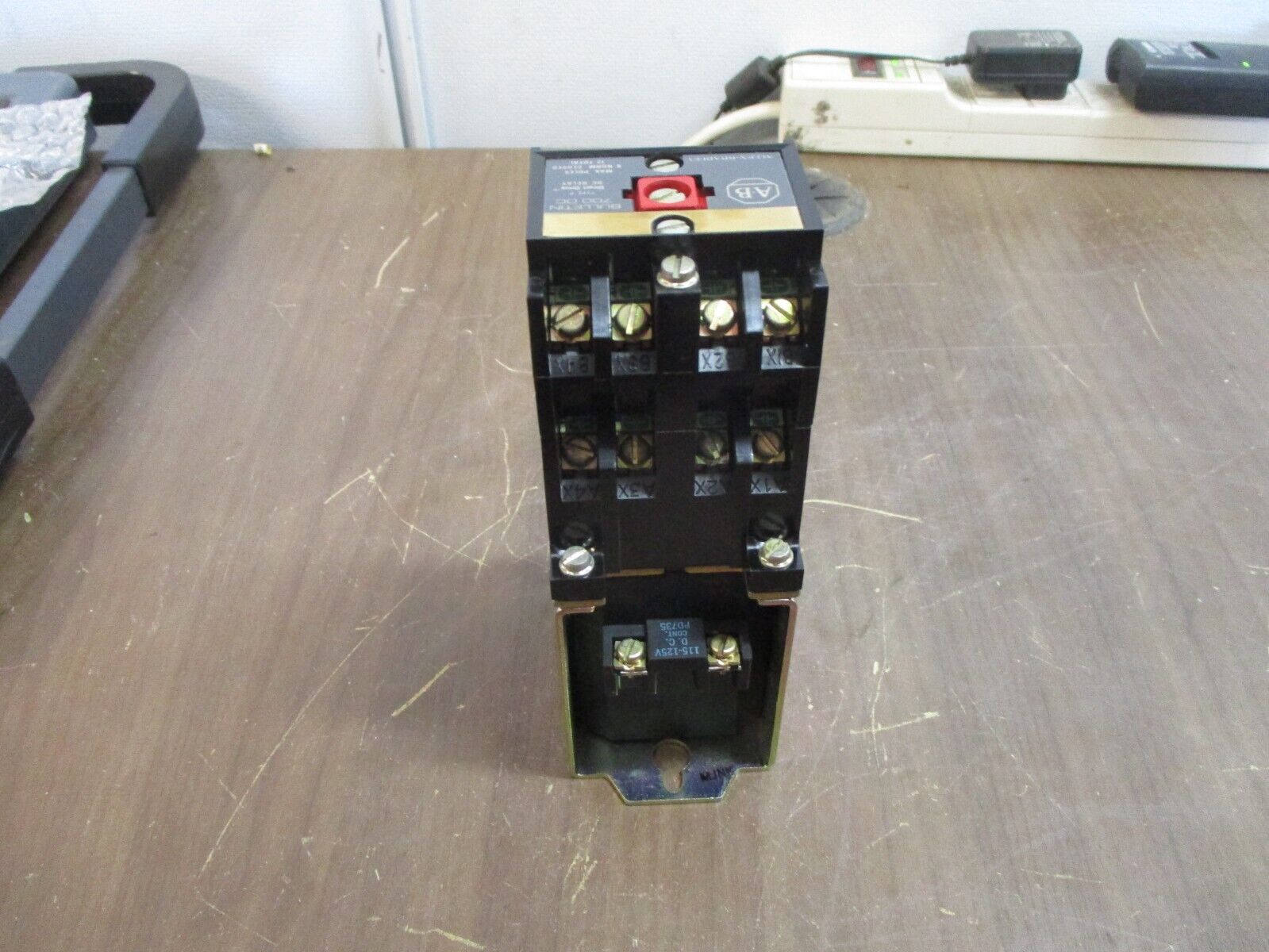 Allen-Bradley Type P Control Relay 700DC-P800Z1 Ser. A 115-125VDC Coil