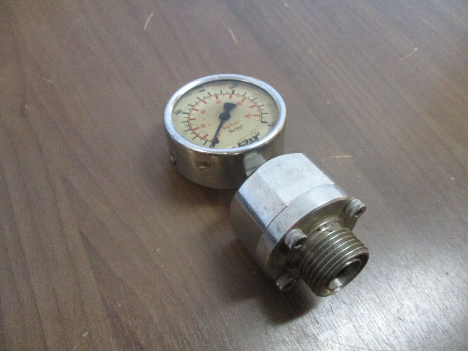 Cat Pumps Pressure Gauge Range: 0-1500PSI *Small Dent* Used