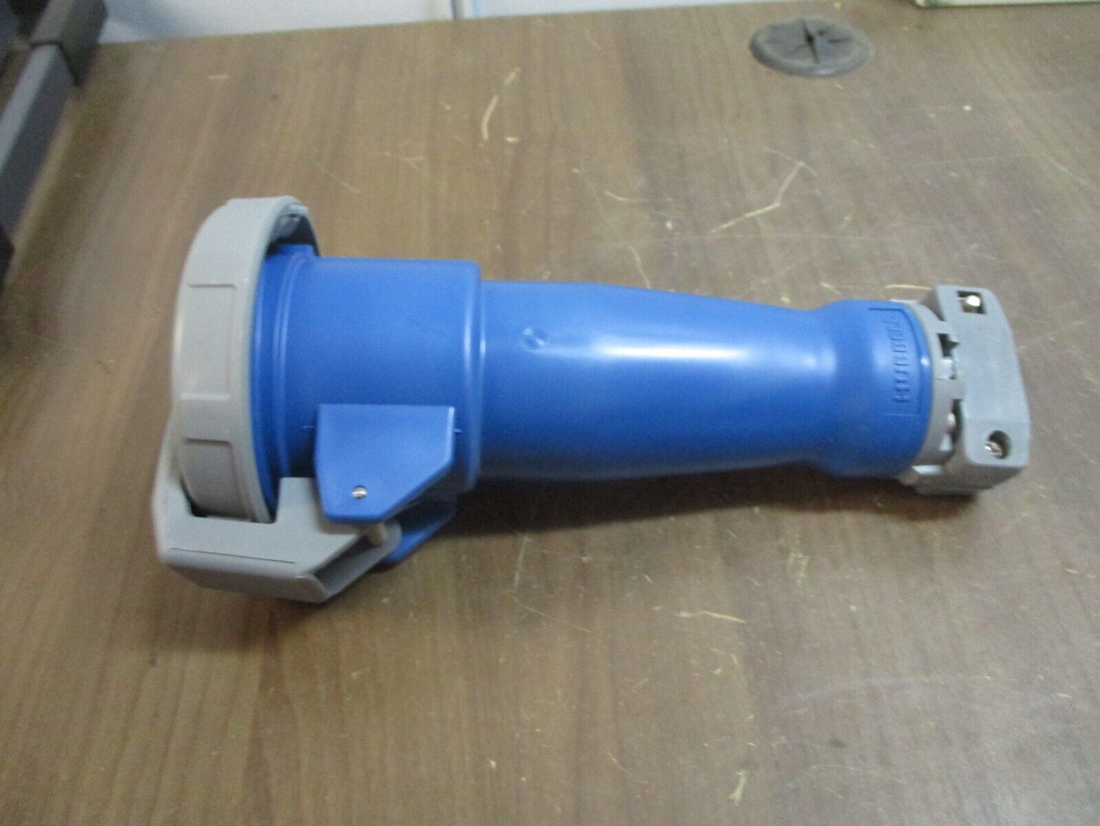 Hubbell Watertight Connector HBL460C9W 60A 250V 3P 4W New Surplus
