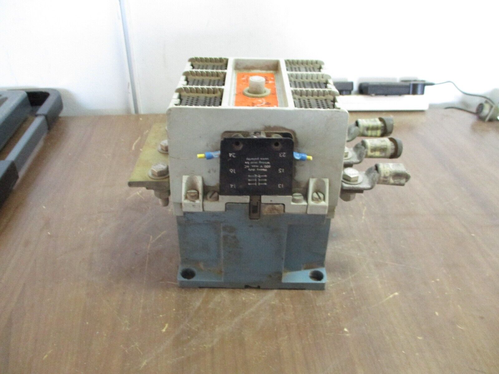 Asea Size 5 Contactor EG 315-1 270A 600V 110-120V Coil *Chipped Cover* Used