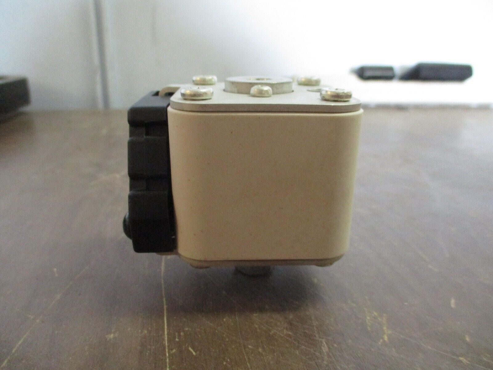 Bussmann Fuse w/ Terminal Screw 170M4467 700A 700V Used