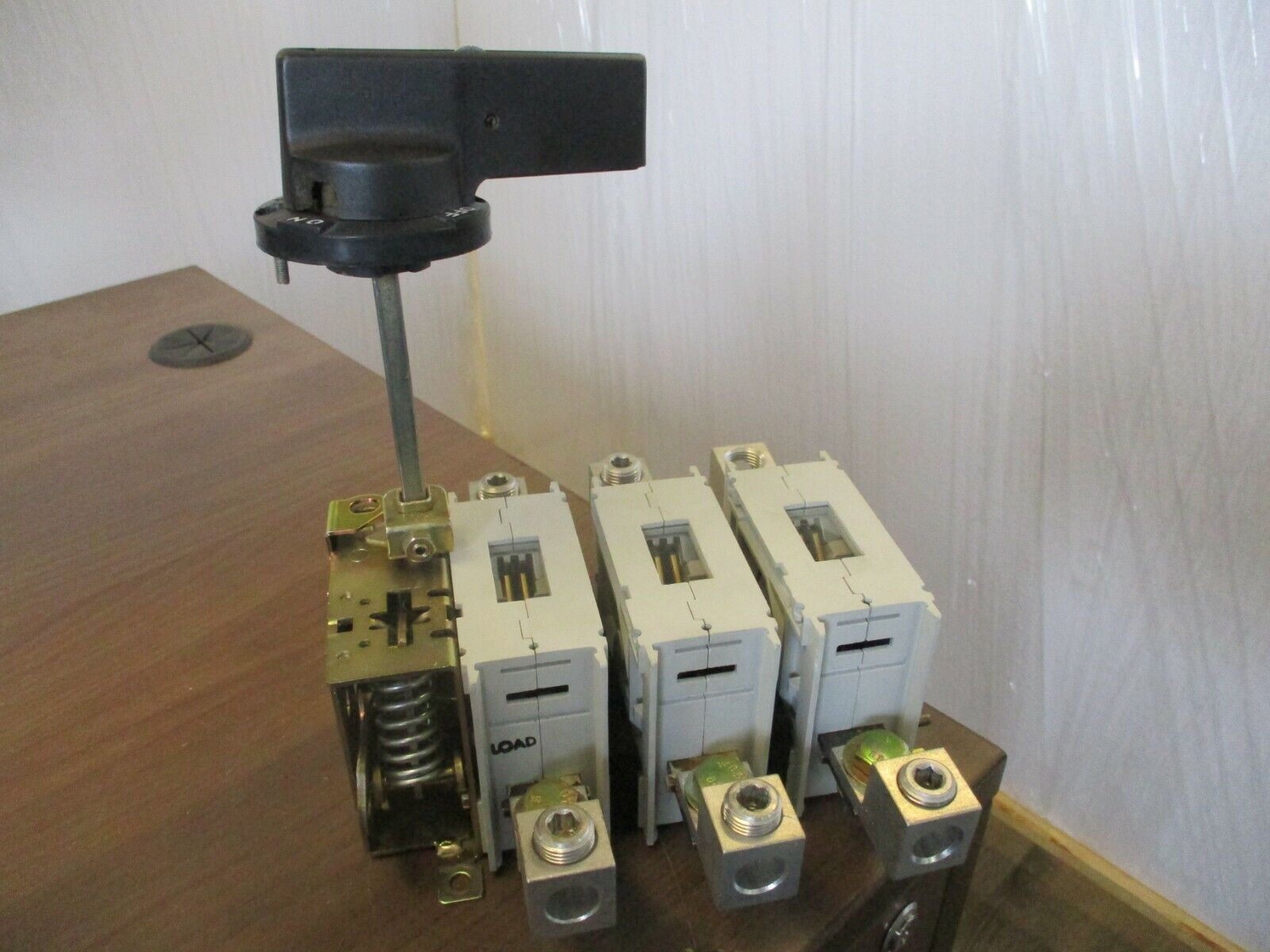 Bussmann Non-Fusible Disconnect Switch BDNF200A 200A 600V 3Ph Used