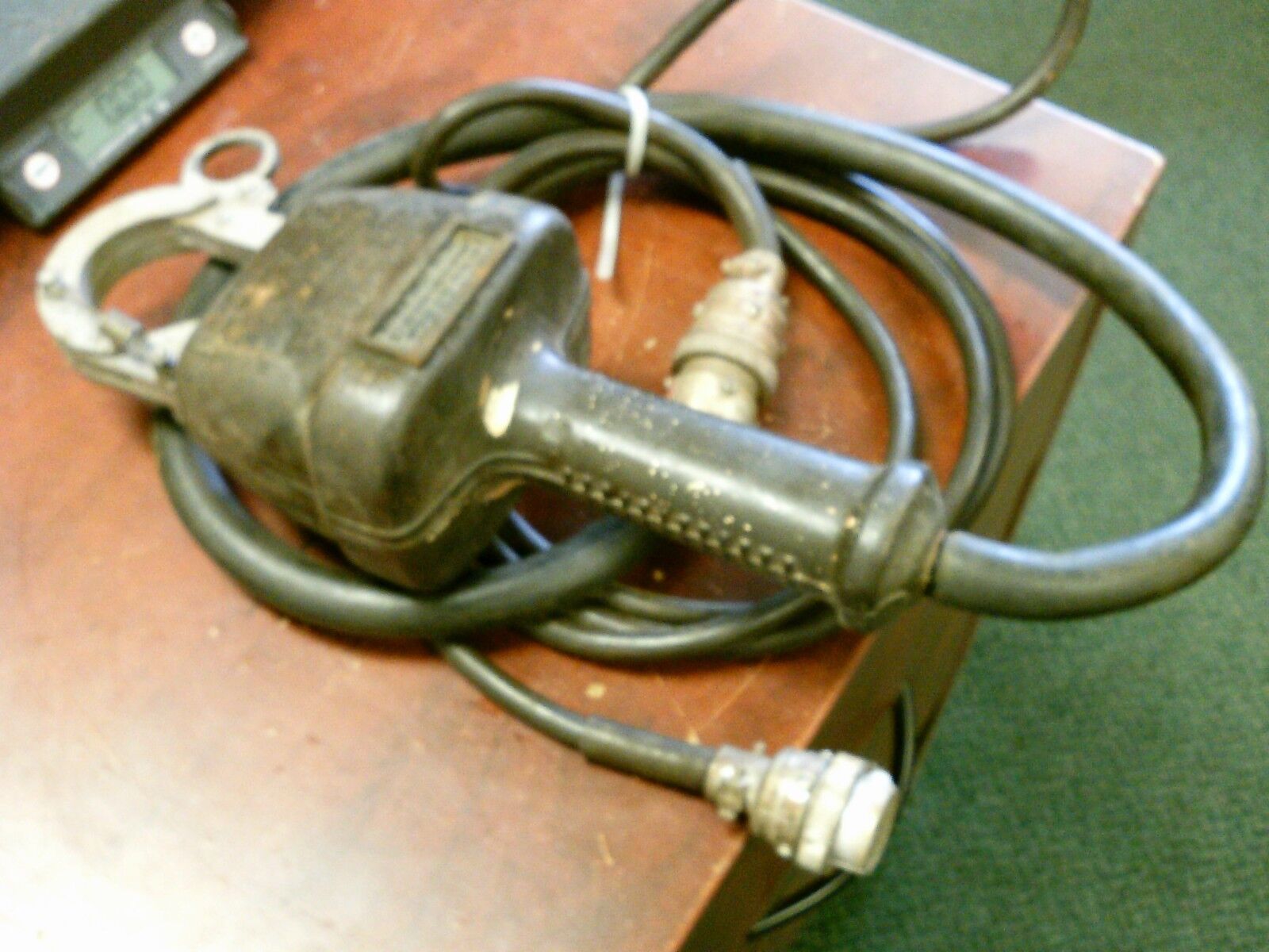 GE High Voltage Tester Clamp 50-233390AGAA2 8.7kV (5.0kV Line to Ground) Used