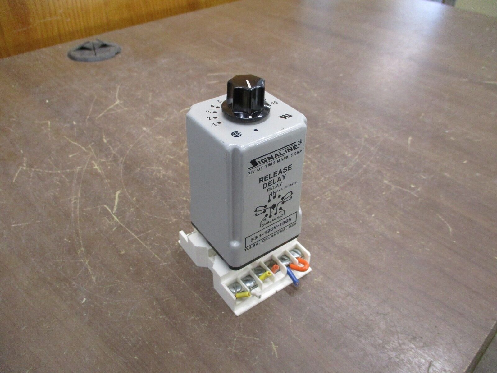 Time Mark Signaline Release Delay Relay 331-120V-180S w/ Base Used