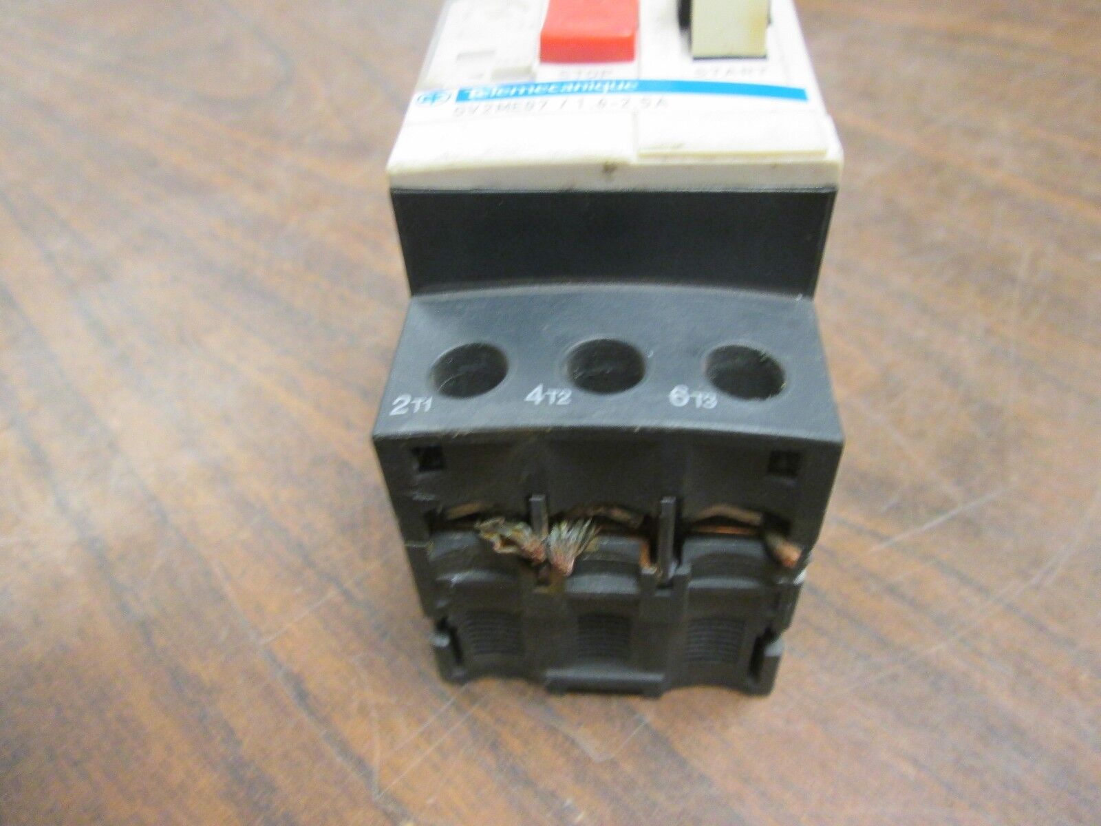 Telemecanique Manual Motor Starter GV2ME07 Range: 1.6-2.5A Used