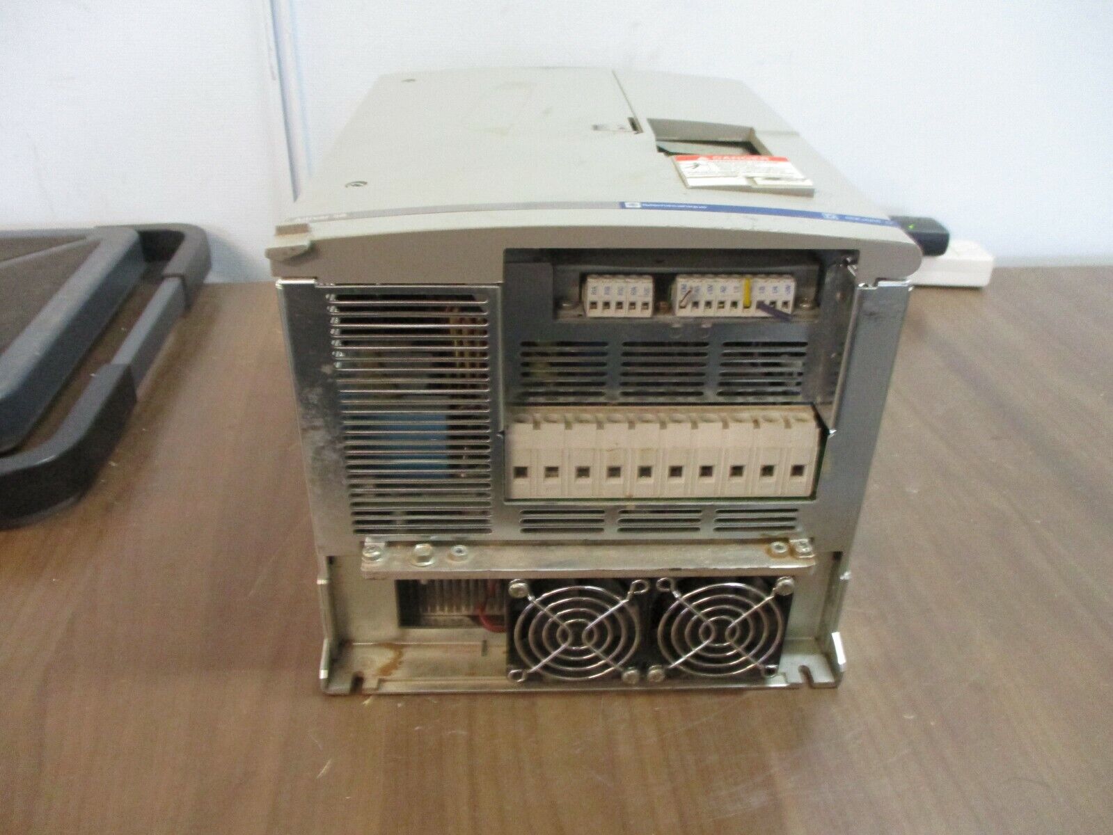 Square D Altivar 58 AC Drive ATV58HD16N4Z 15HP *No Keypad* Used