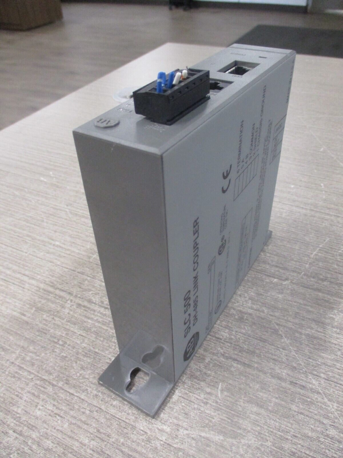 Allen-Bradley SLC 500 DH-485 Link Coupler 1747-AIC Ser. B 24VDC 190mA Used