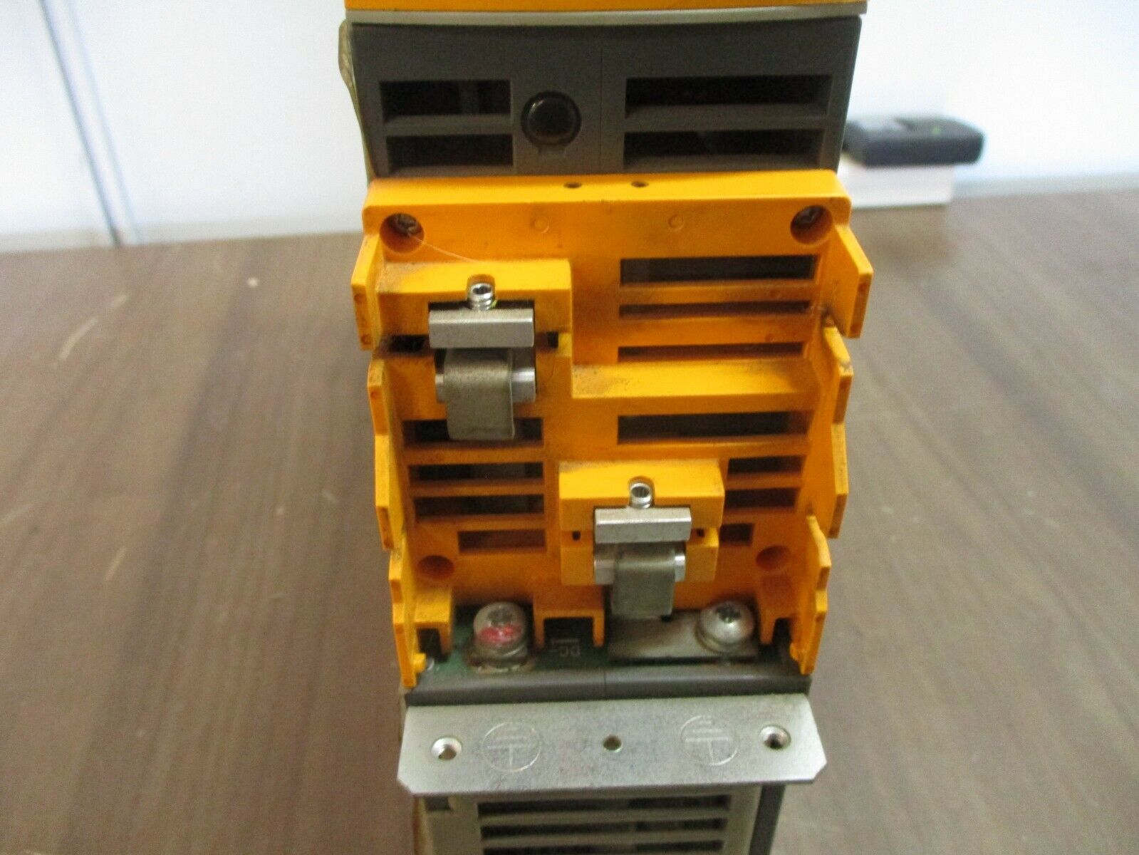 Parker Common DC Bus Drive 890CD/55/0010B/N/00/A/US 5HP FW: 3V4 w/ Keypad Used