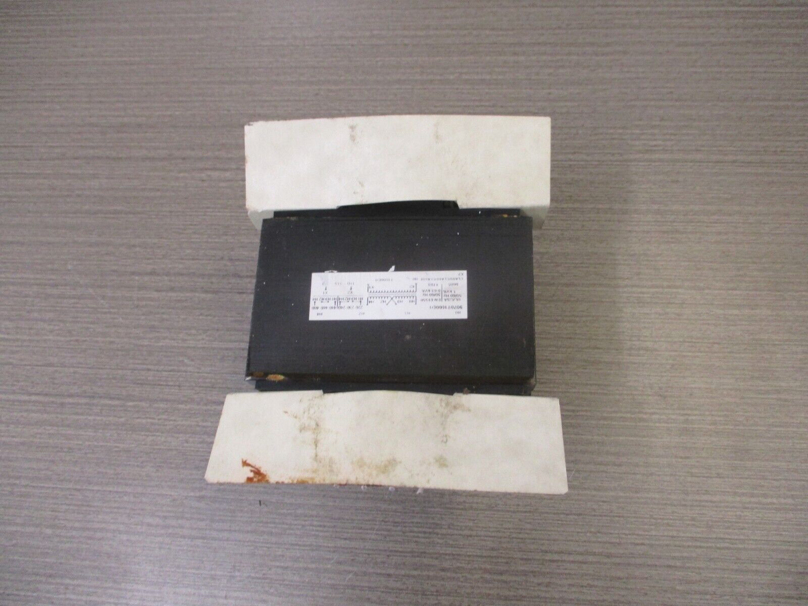 Square D Transformer 9070T1000D1 1KVA Pri:240/480, Sec: 120V .Used.