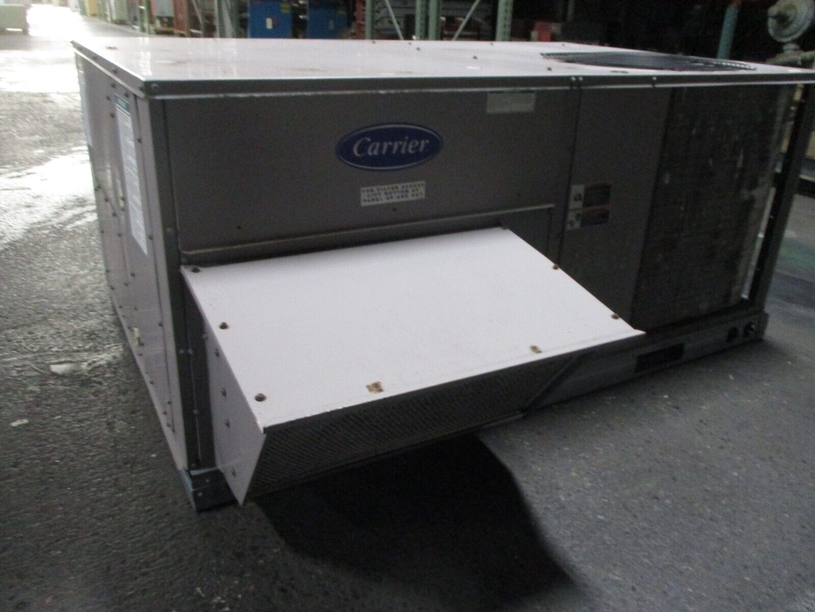 Carrier 48TFRooftop Unit 48TFE007---611-- 6 Ton 460V 3Ph Medium Heat Option Used