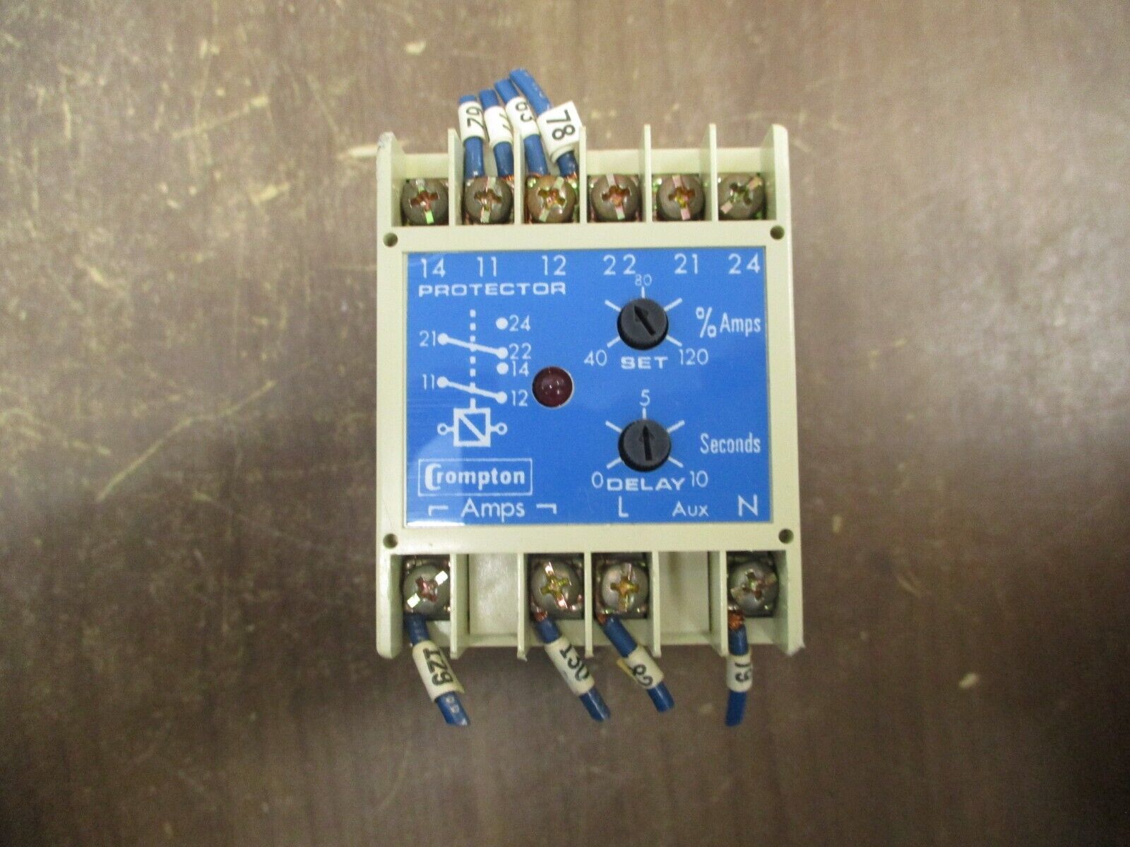 Crompton Protector Relay 252-PAOU-LSBX Aux: 120V 60Hz Used