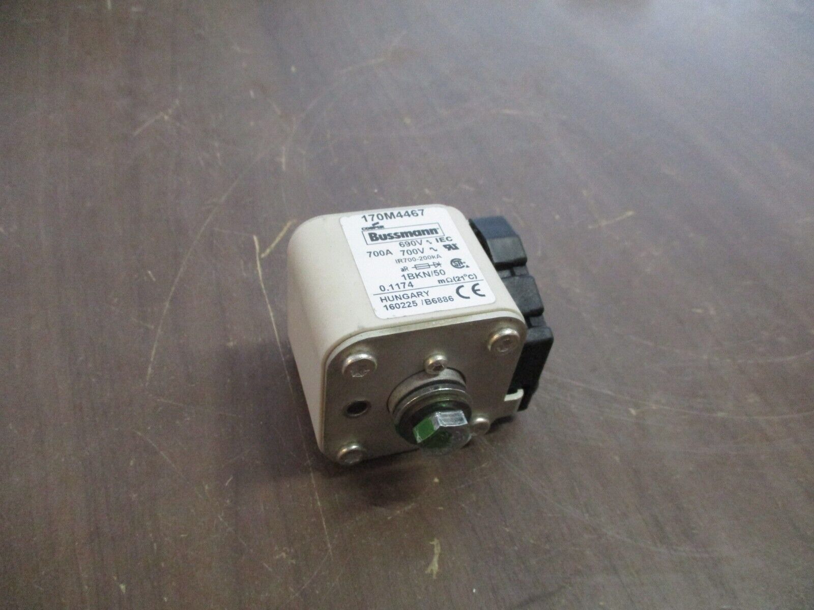 Bussmann Fuse w/ Terminal Screw 170M4467 700A 700V Used