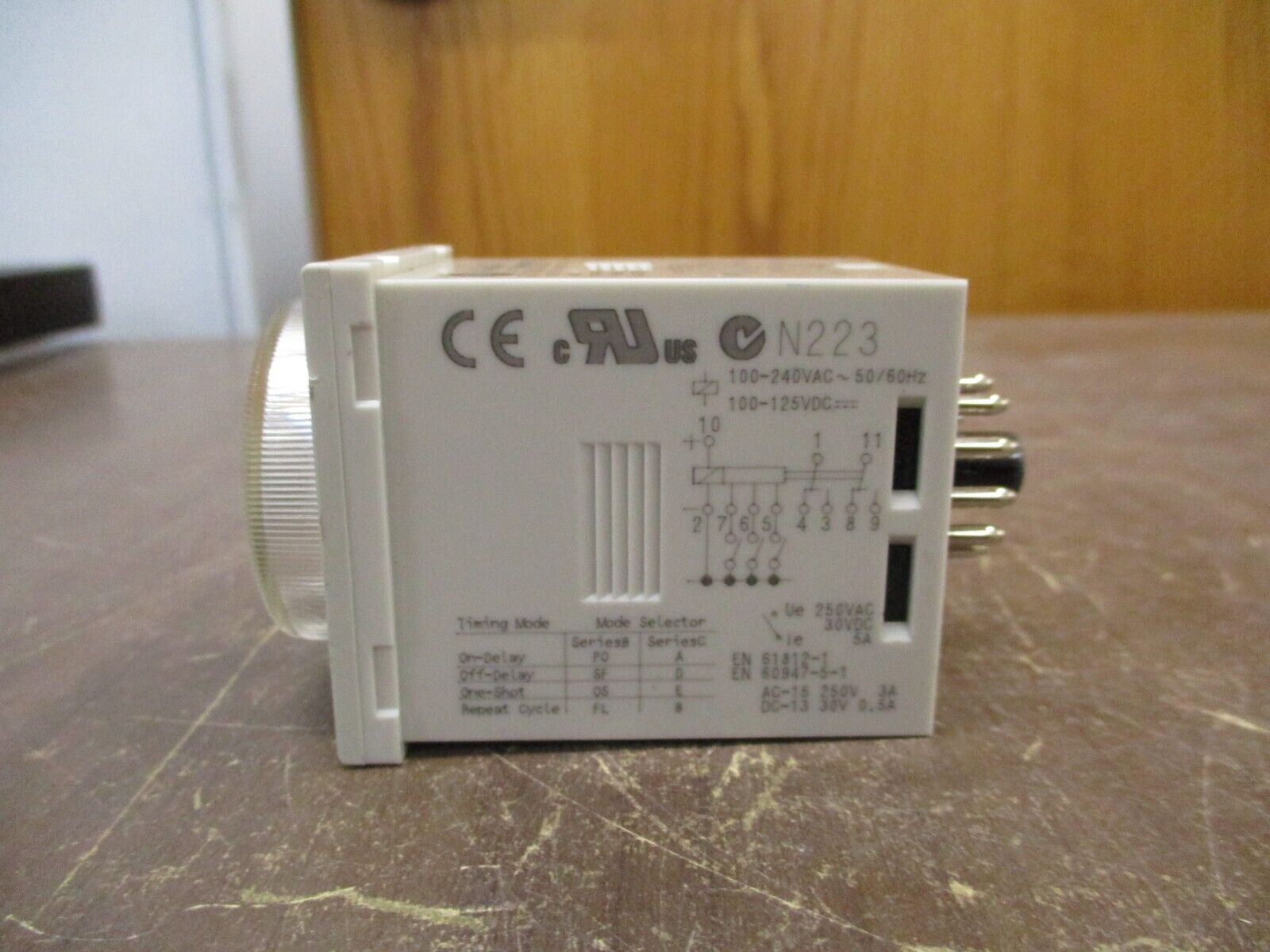 Allen-Bradley Multifunction Timing Relay 700-HR52TA17 Range: 0.05 Sec-300 Hr