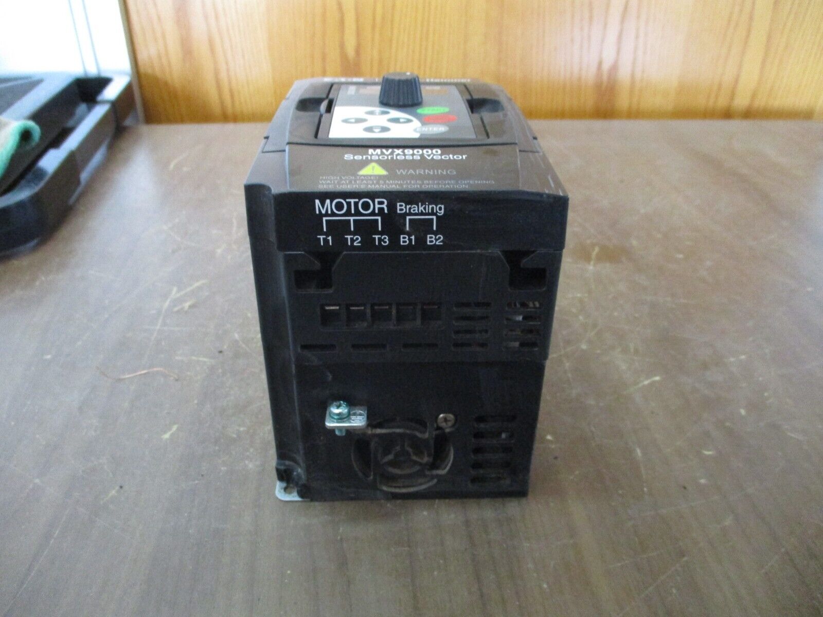 Eaton Sensorless Vector AC Drive MVX002A0-2 2HP w/ Keypad Used