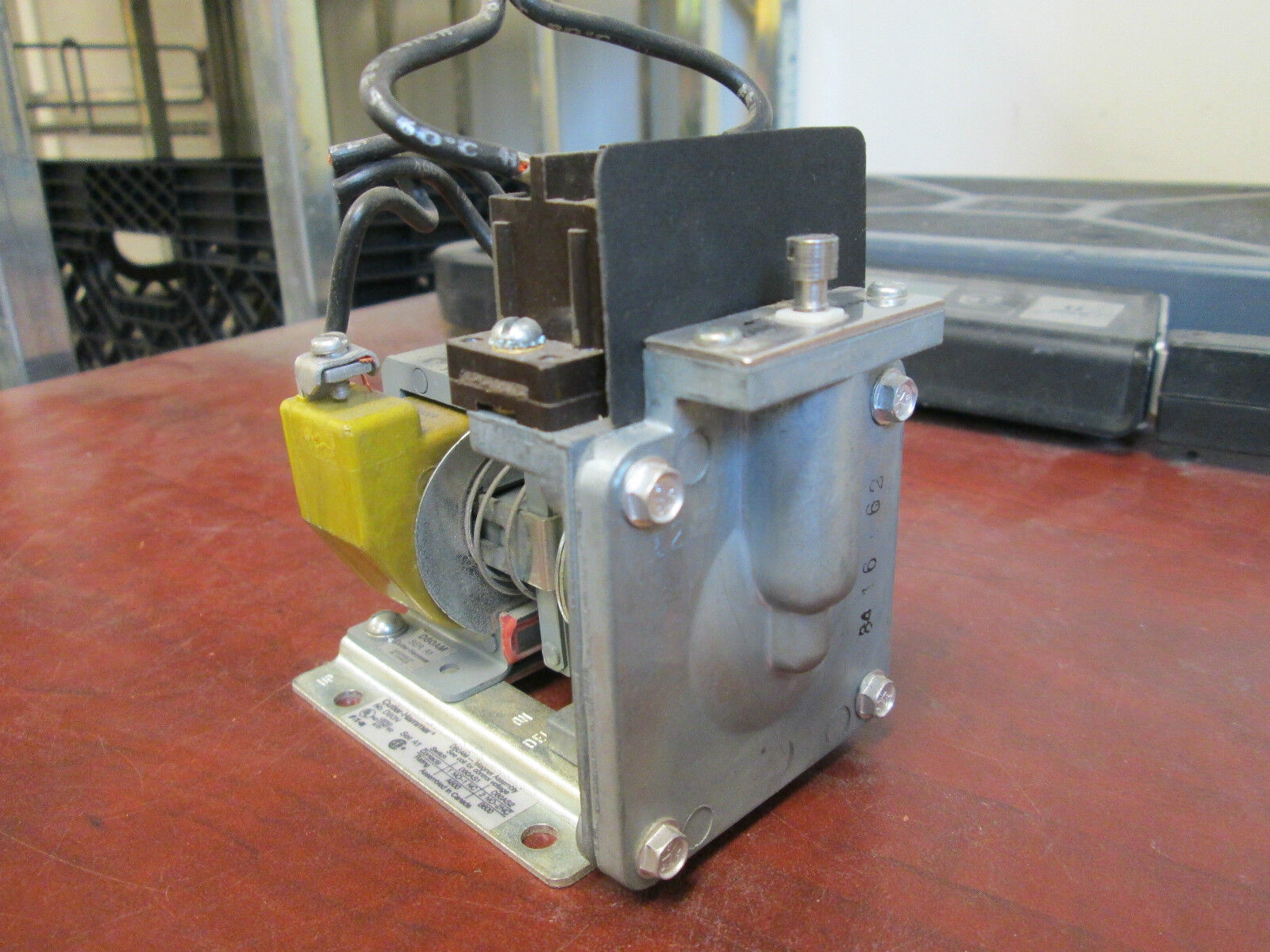 Cutler-Hammer Pneumatic Timer D80N D80AM 480V Coil Used