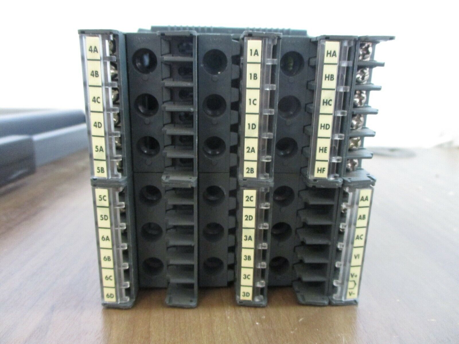 Barber-Colman Digital Temperature Controller 224C017.RHXXFHFL.X00 Used