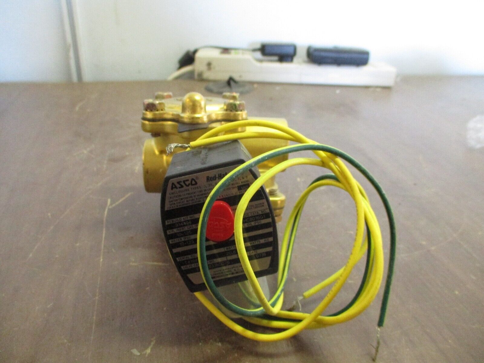 Asco Red Hat Solenoid Valve EFHC8316G076 125VDC Coil New Surplus