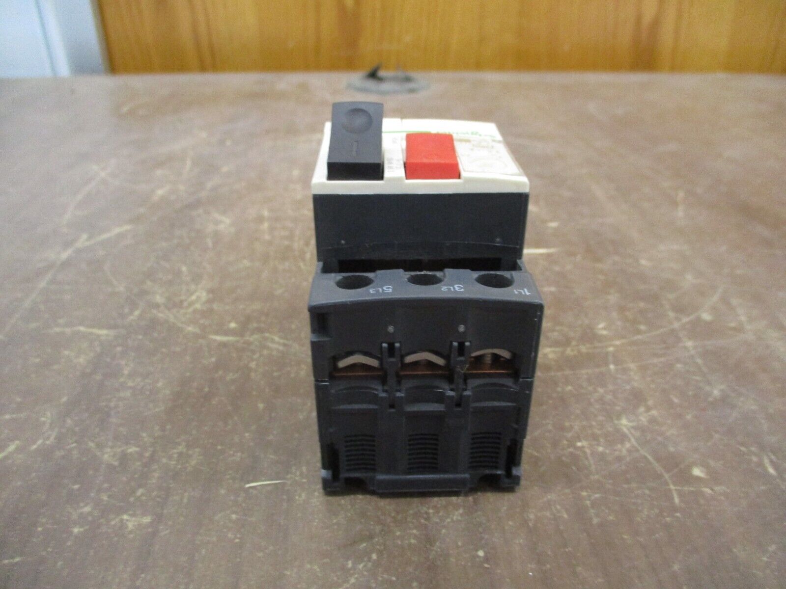 Schneider Electric Manual Starter GV2ME08 Trip: 2.5-4A Used